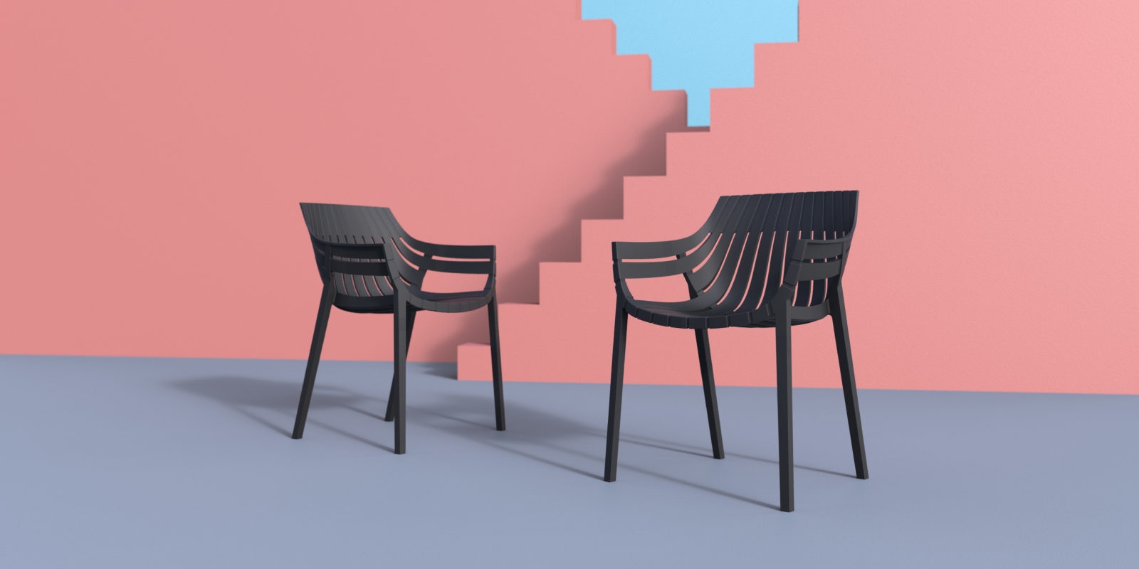 Chaises noires de la collection Spritz par Vondom à Nice