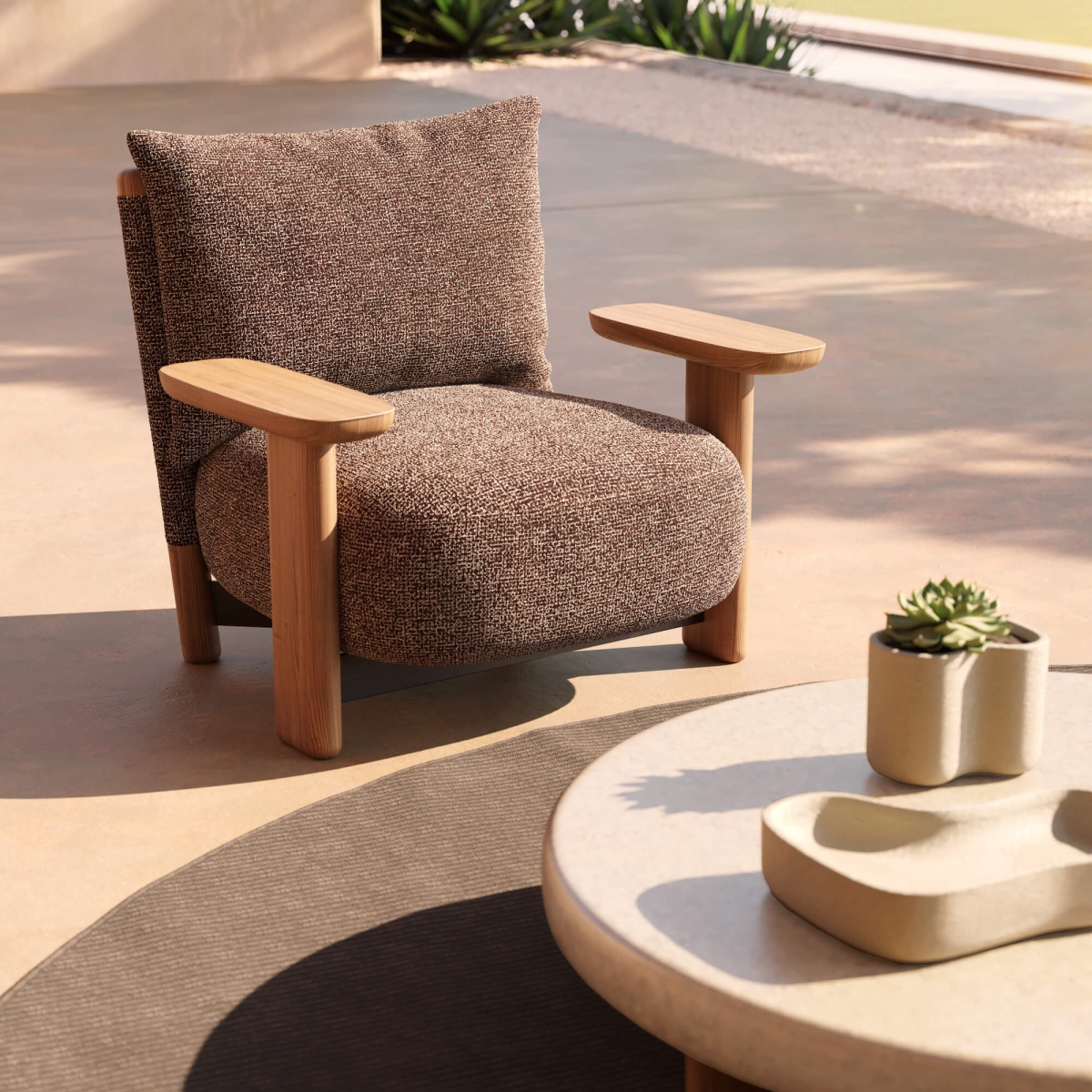 Fauteuil de jardin confortable en bois et tissus collection Milos par Vondom à Monaco