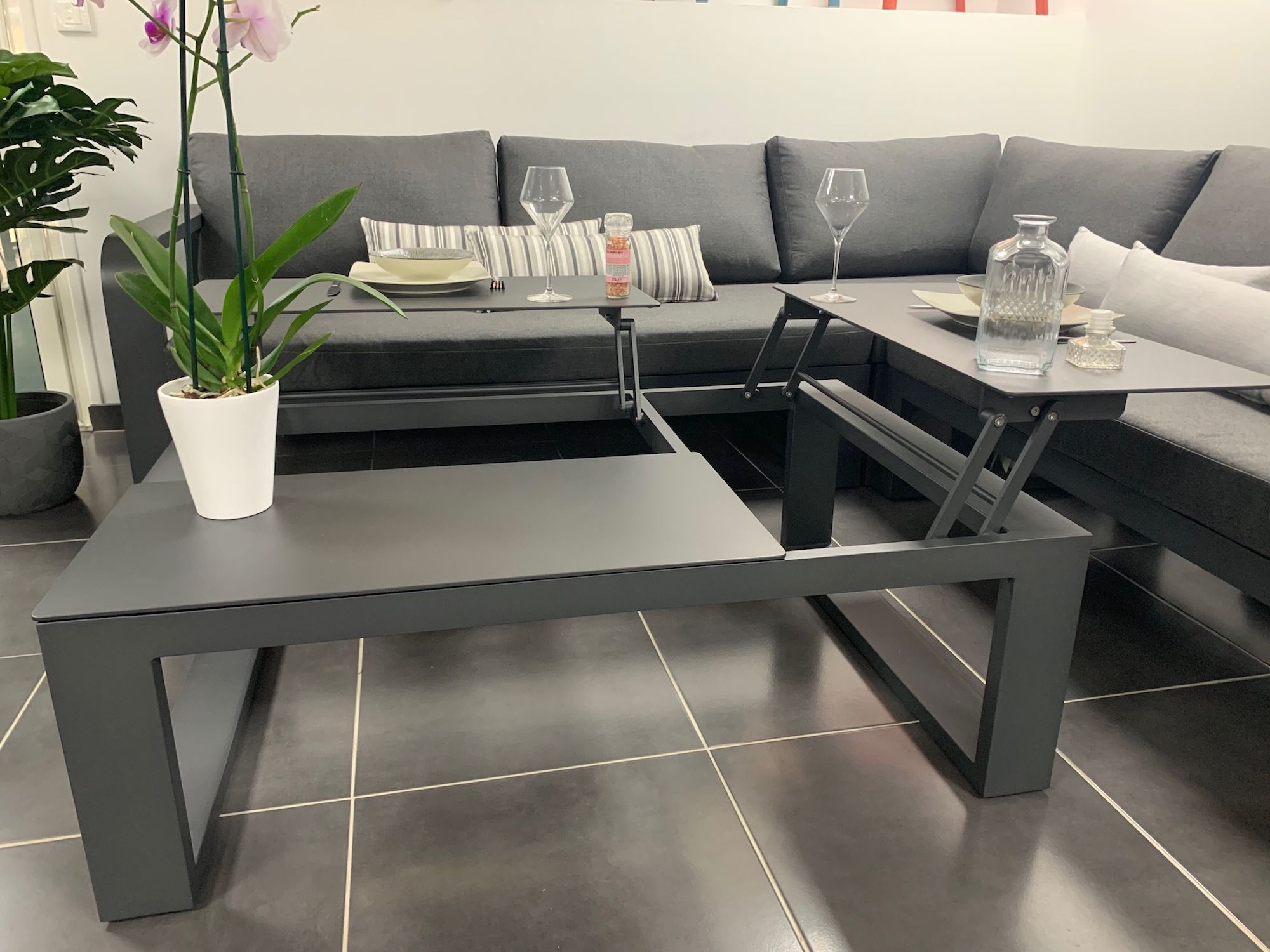 Tables basse escamotable de la collection Fermo à Cagnes-sur-mer