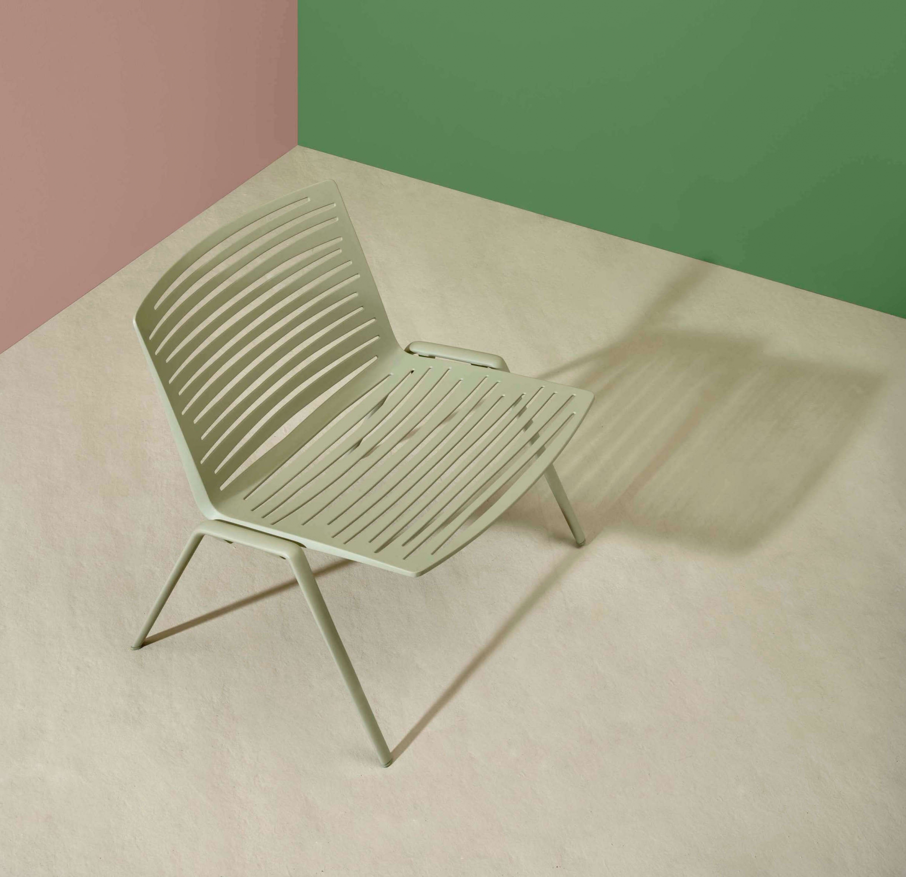 Fauteuil lounge beige collection zebra par fast à Frejus