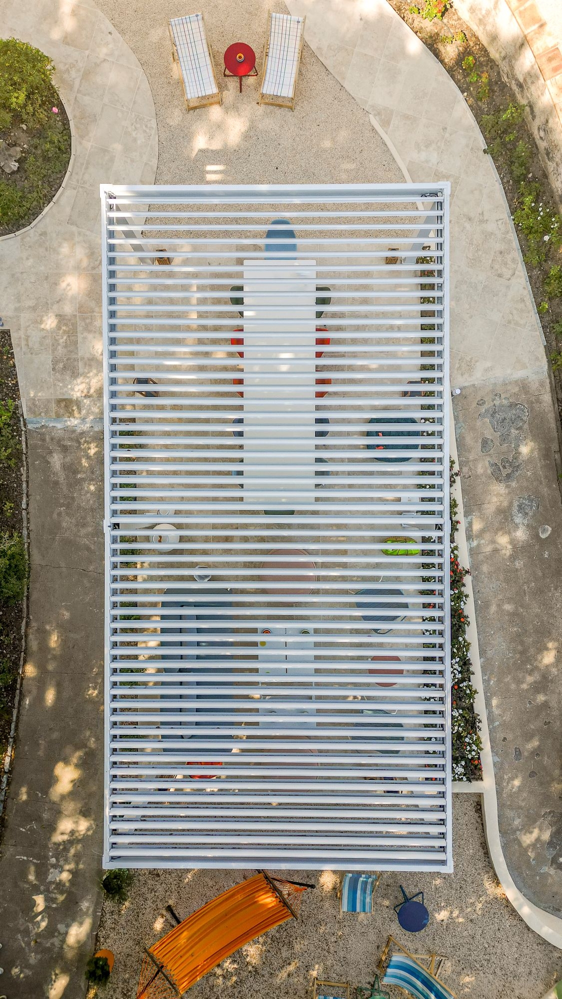 Une parenthèse design et colorée en pleine nature sur la Côte d'Azur