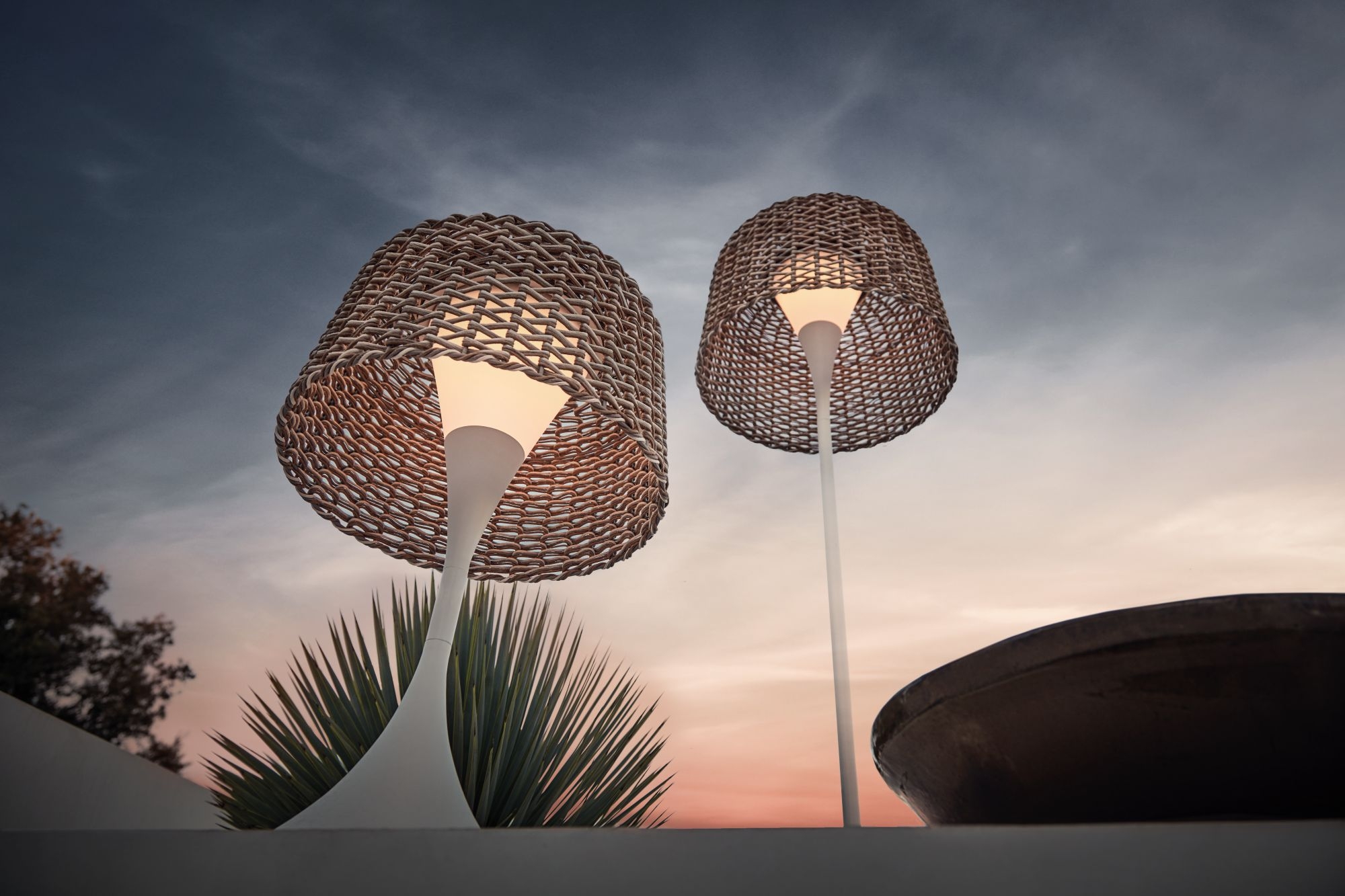 Luminaire d’extérieur au design contemporain de la Collection Ambient Mesh au cap d'Antibes