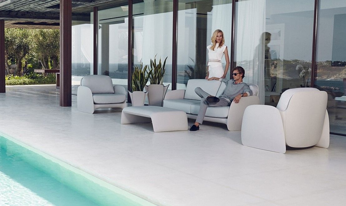 Salon de jardin de la collection Pezzettina par Vondom à Nice