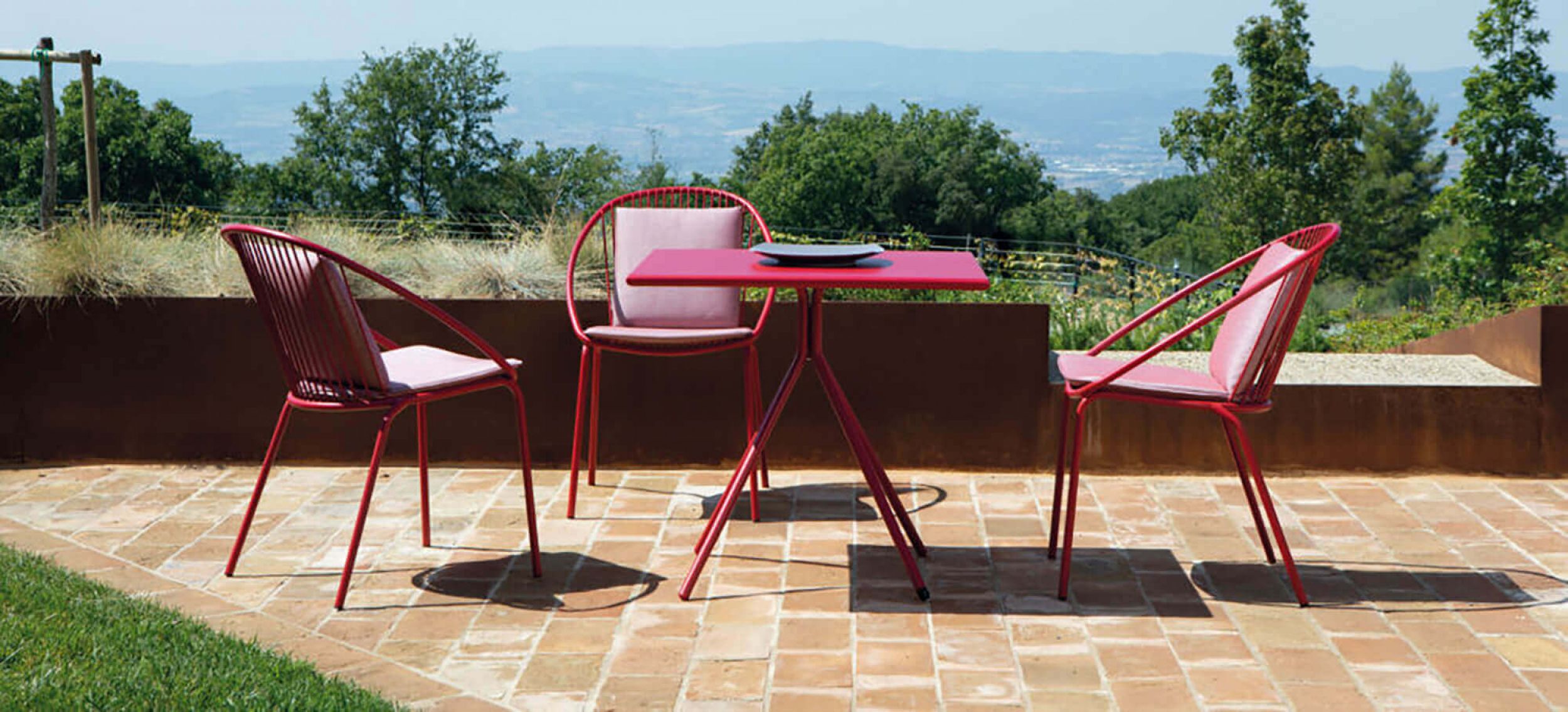 Coin repas en acier galvanisé collection Aria par Vermobil à Marseille