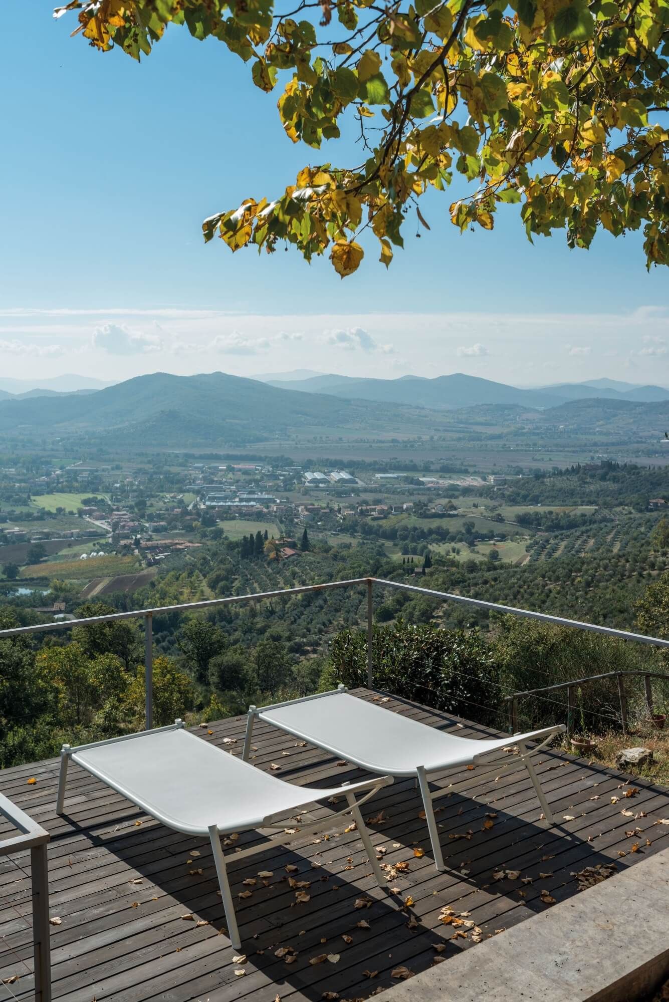 Transat simple aux lignes épurées en aluminium thermolaqué collection Terramare par Emu à Nice