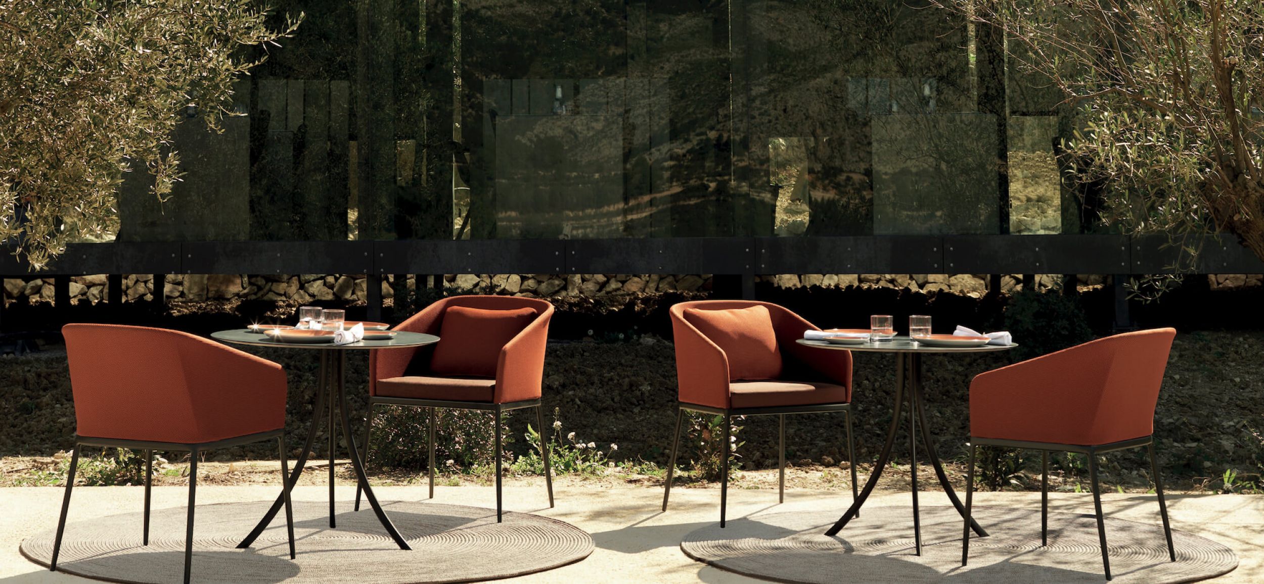 Chaise de repas pour extérieur recouvert de tissus collection Senso par Expormim à Nice