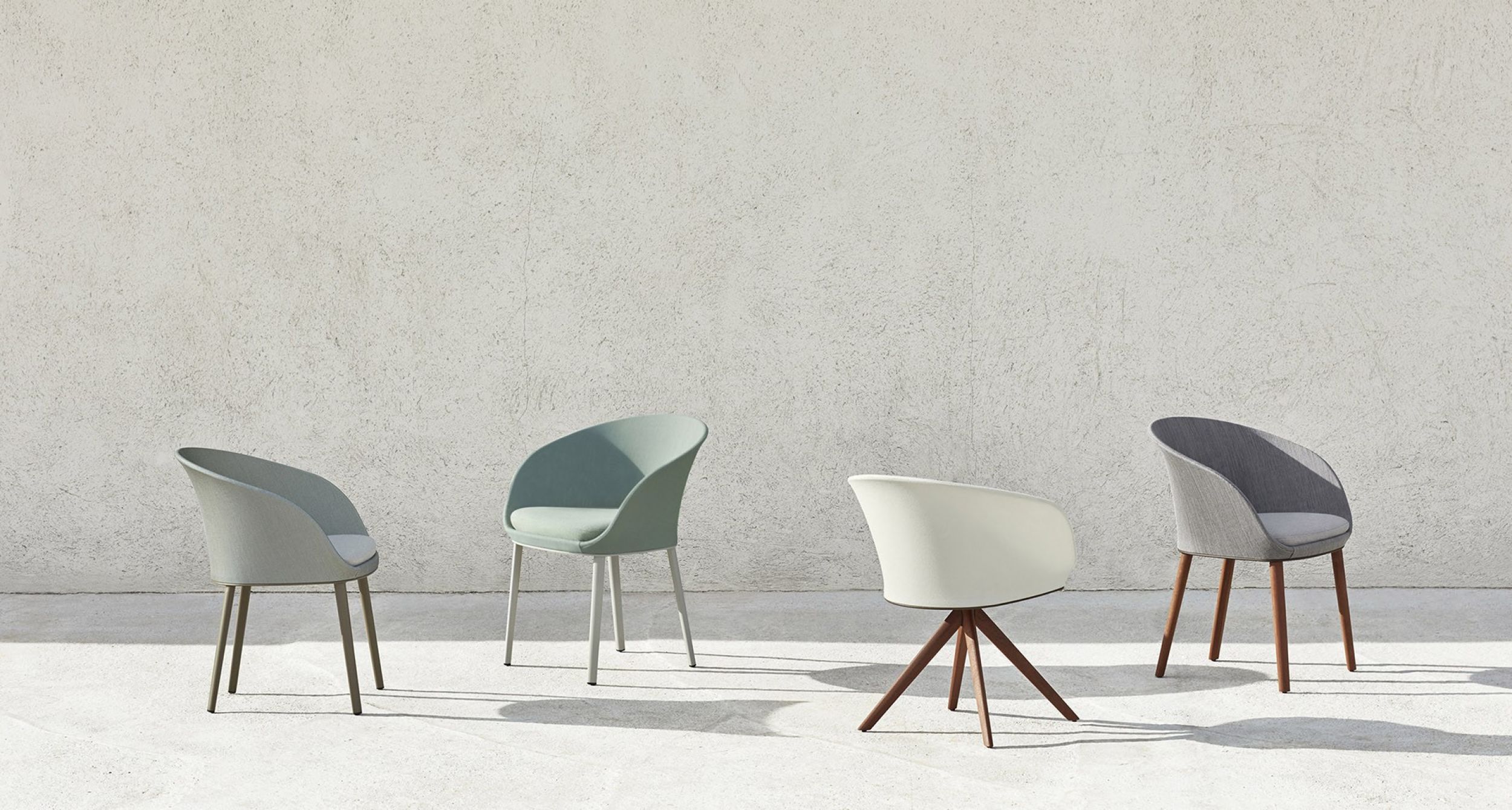 Différentes coloris du fauteuil design de la collection Blum par Expormim à Bordeaux