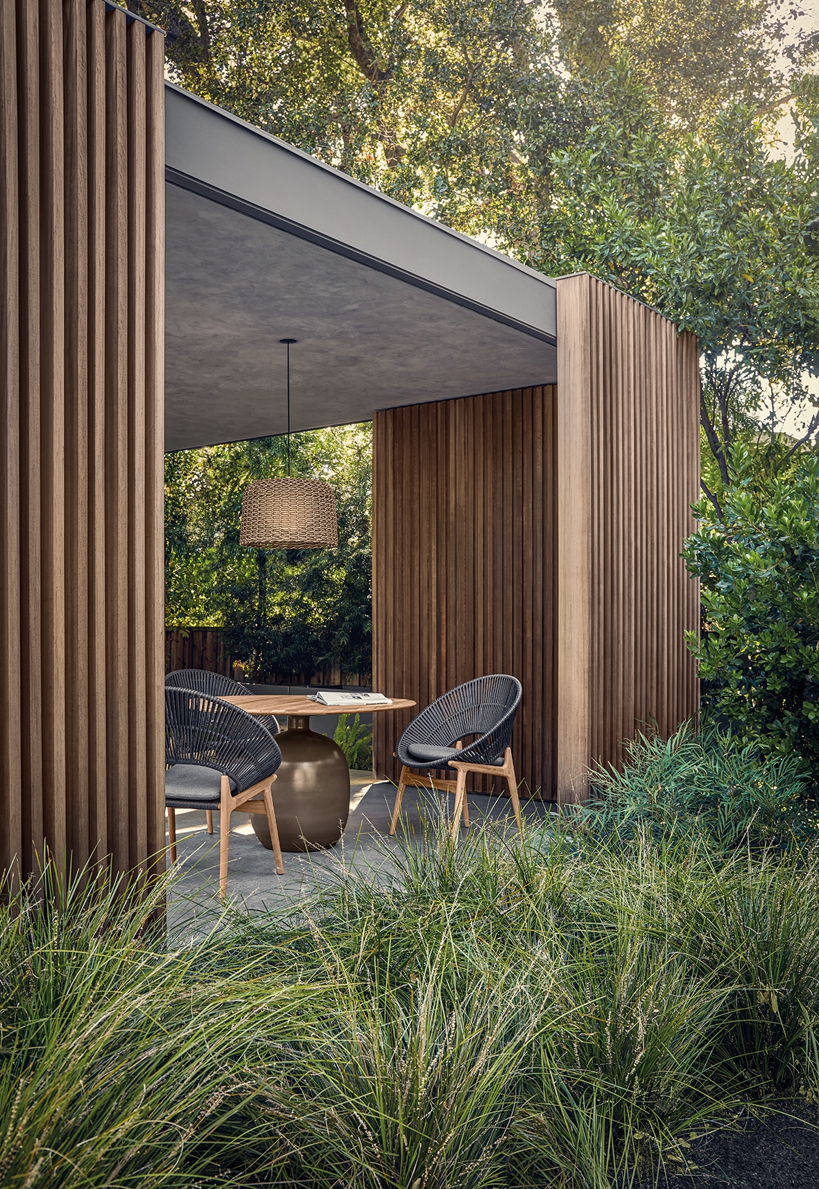 Fauteuil de repas en teck élégant