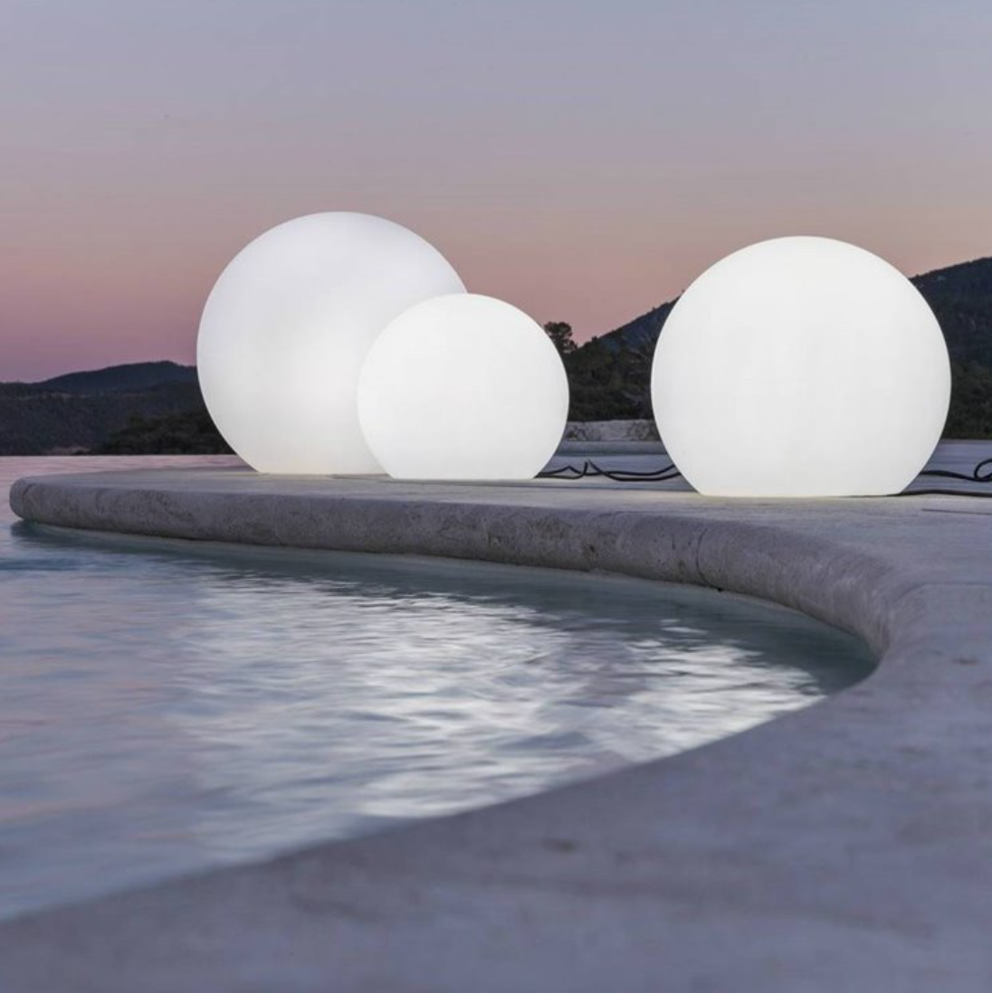 Lampe design à forme sphérique collection Buly par New Garden à Aix