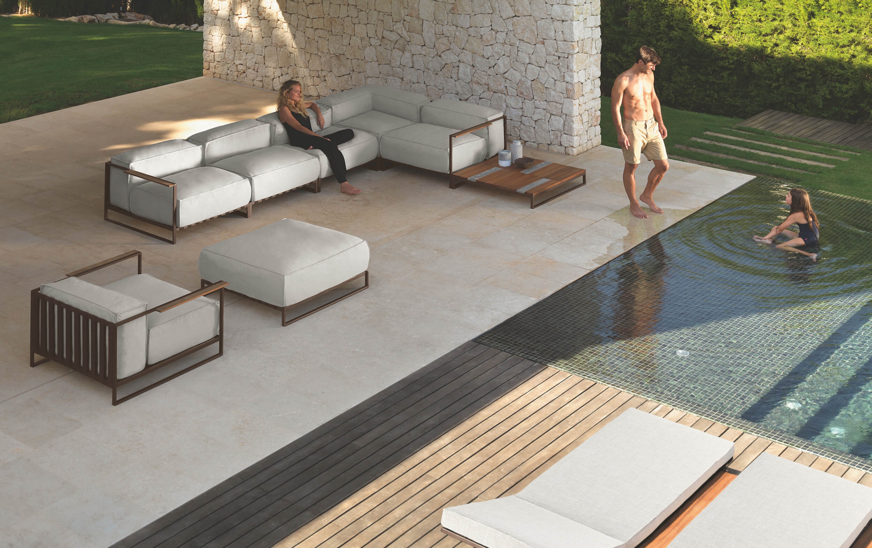 Salon de jardin lounge talenti à Cannes