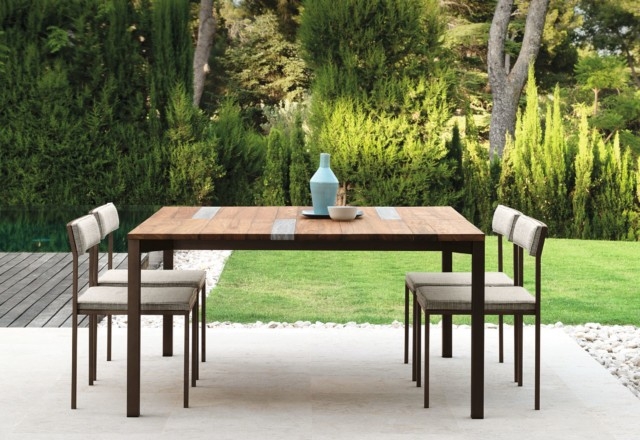 Table de repas carrée de la collection Casilda par Talenti à Nice