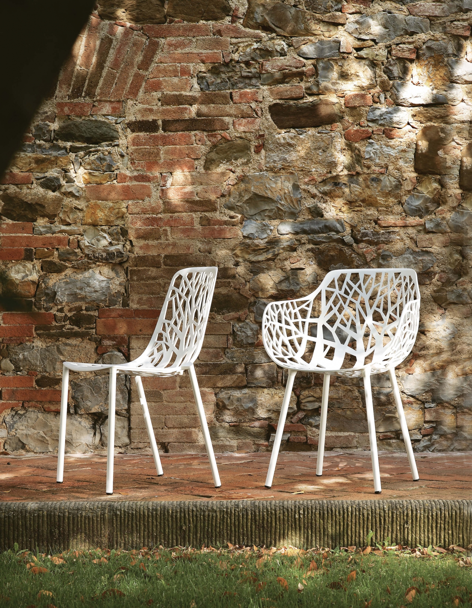 Chaiss de jardin avec ou sans accoudoir de la collection Forest par Fast à Cagnes-sur-mer