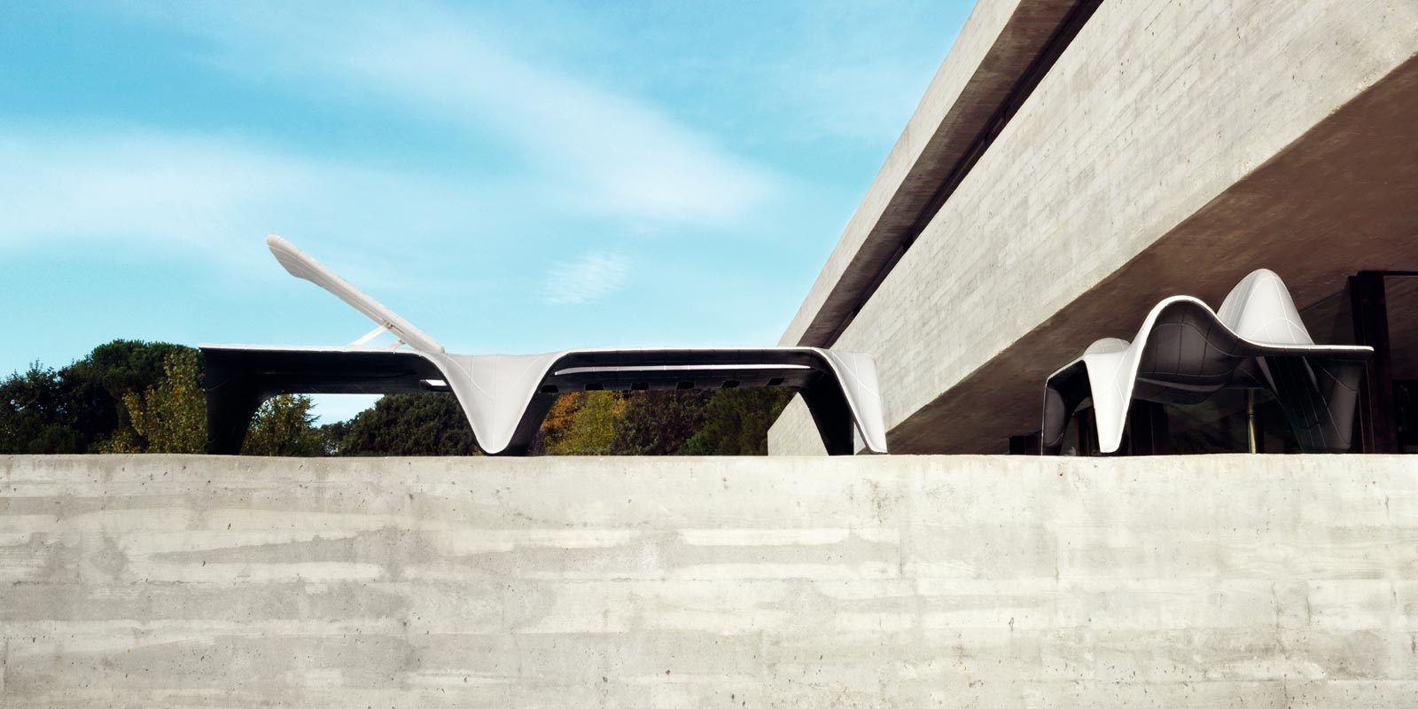 Bain de soleil design en polypropylène de la collection F3 par Vondom