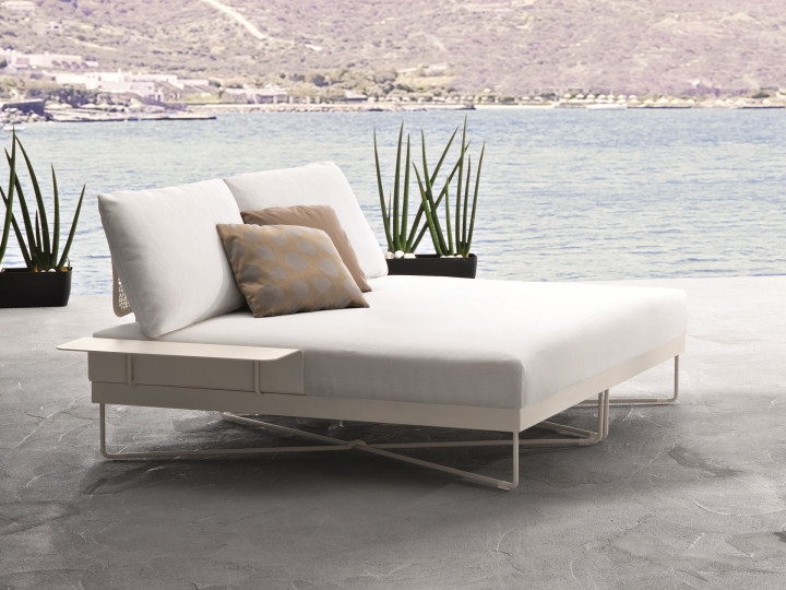 Daybed blanc de la collection Coral Reef par Roberti à Nice
