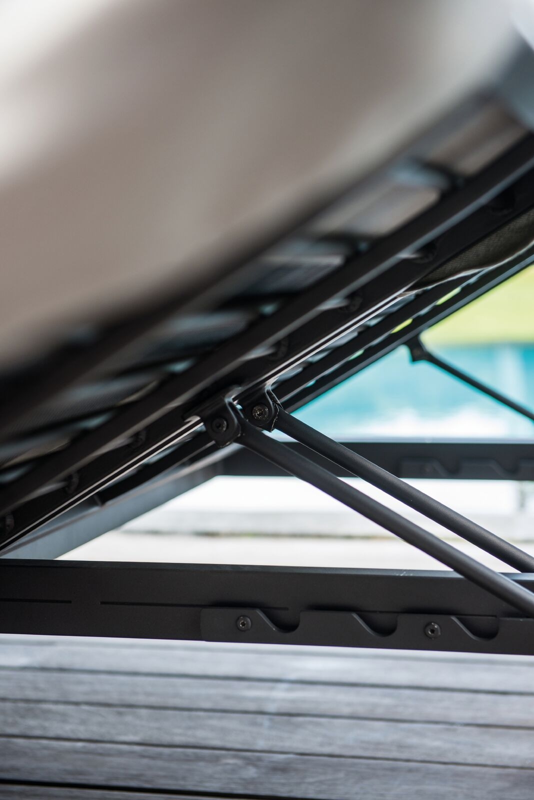 Zoom dossier bain de soleil Horizon par Skyline à Antibes