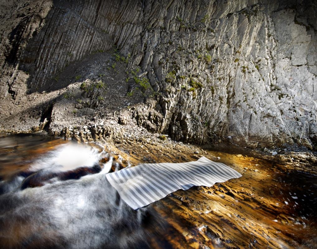 Petit tapis Duo par Pappelina à Nice