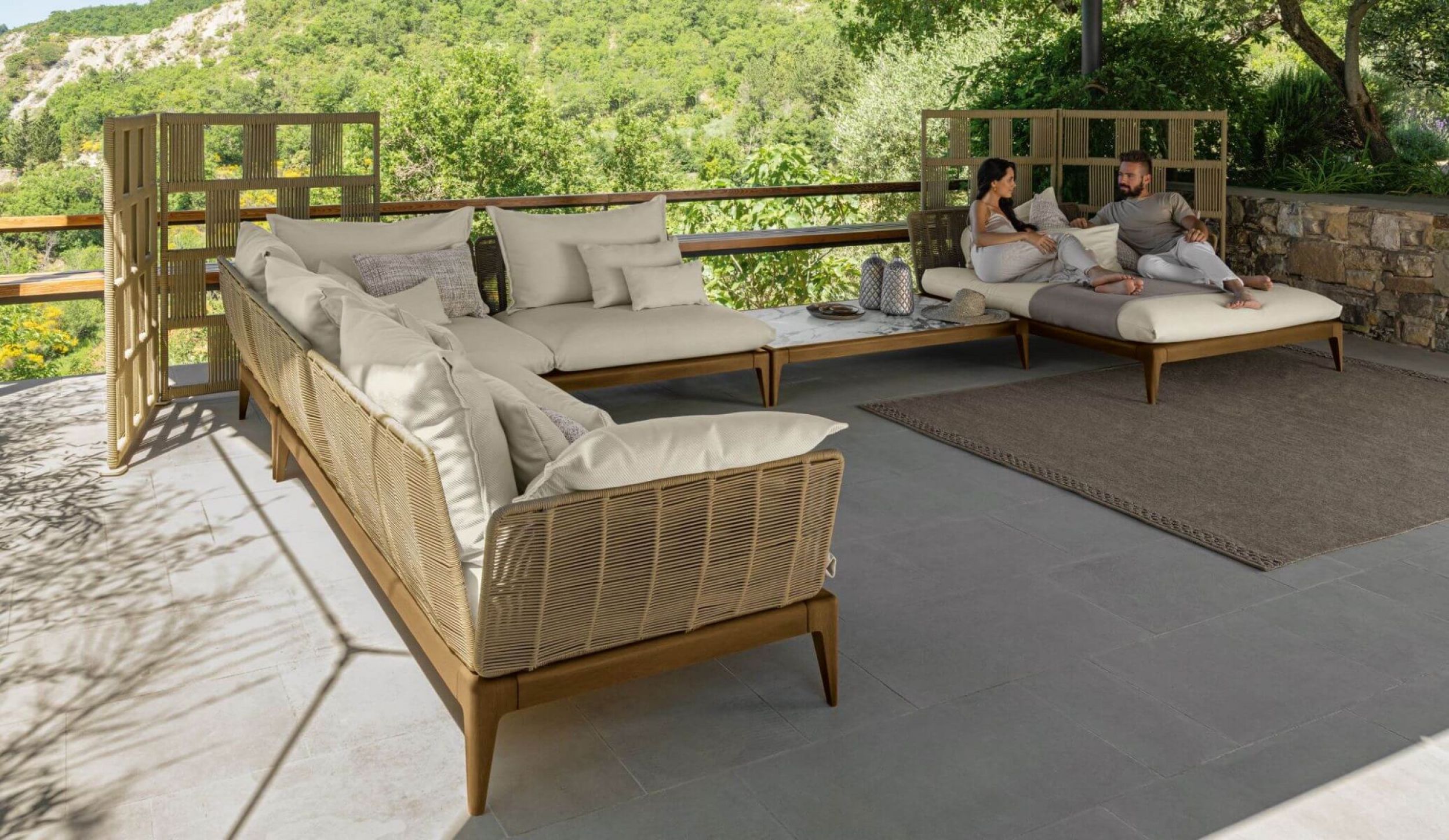 Fauteuil de jardin avec dossier tressé de jardin collection Cruise Teck par Talenti à Genève