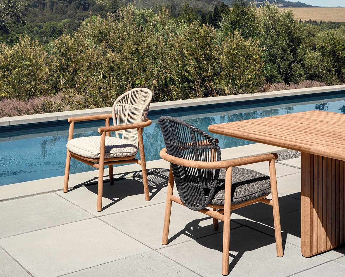 Fauteuil de repas en teck naturel et tressage en corde marine