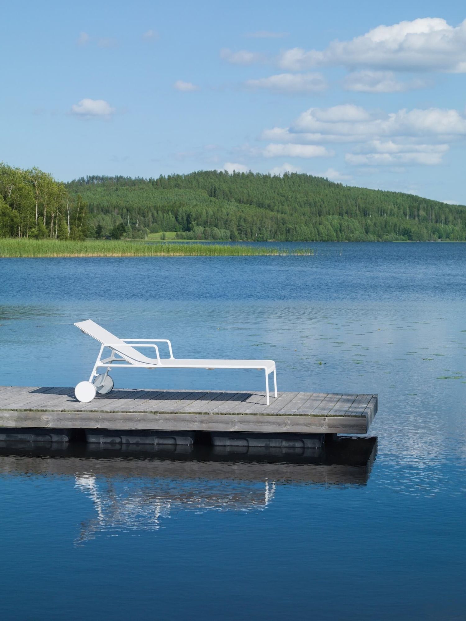 Transat en aluminium thermolaqué léger avec ou sans matelas collection Park Life par Kettal à Biarritz