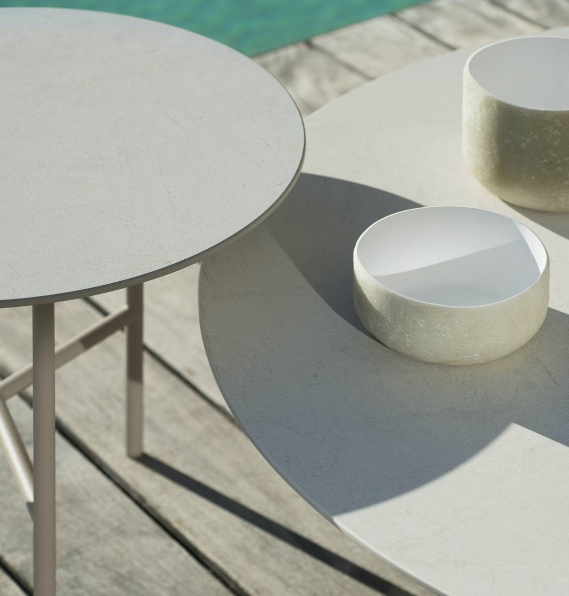 Superposition des tables basses Grada avec différentes hauteurs à Monaco