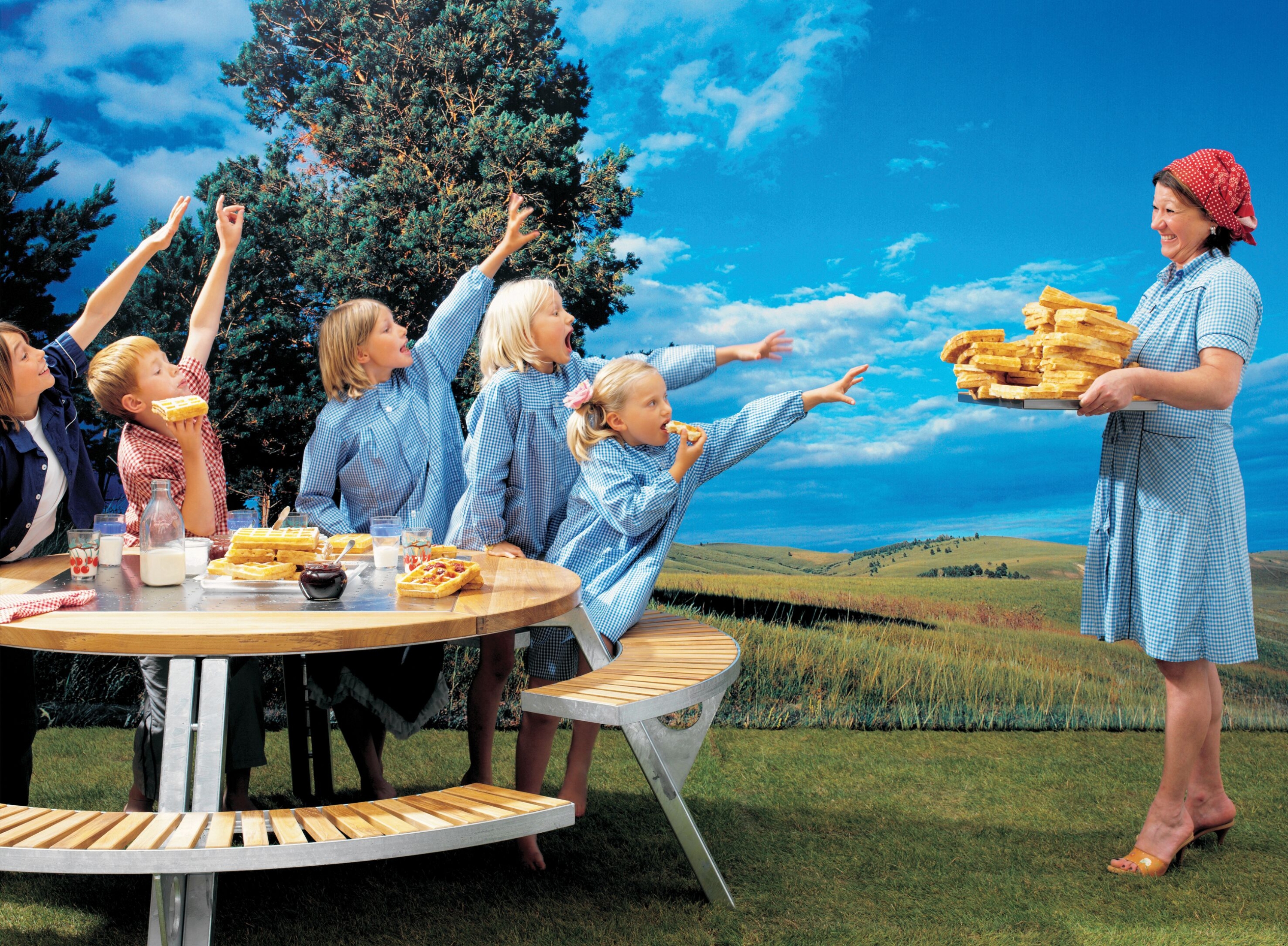 Ensemble de repas avec bancs amovibles de la collection Gargantua par Extremis à Nice