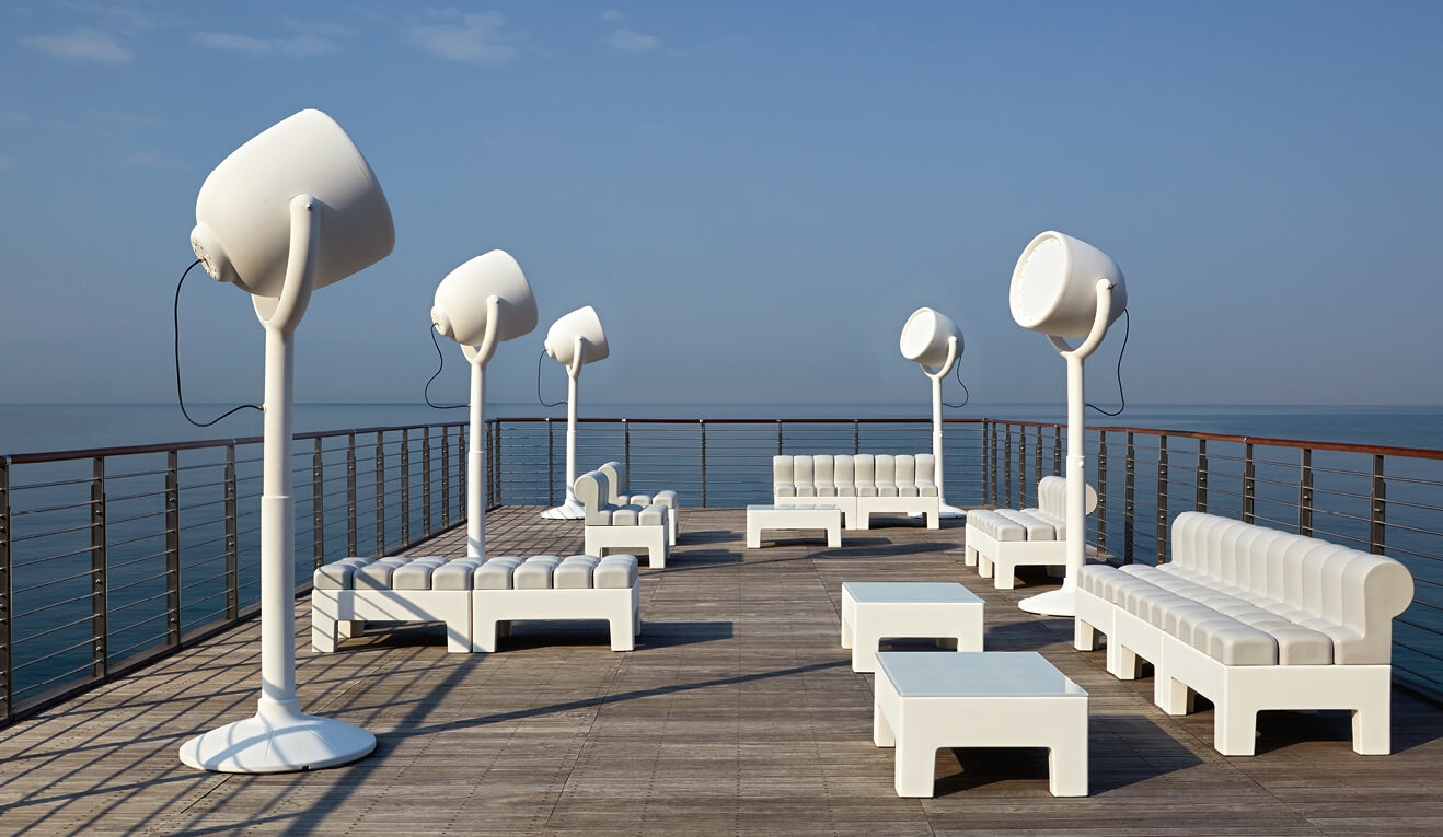 Grand lampadaire d'extérieur blanc collection hollywood par myyour à Nice