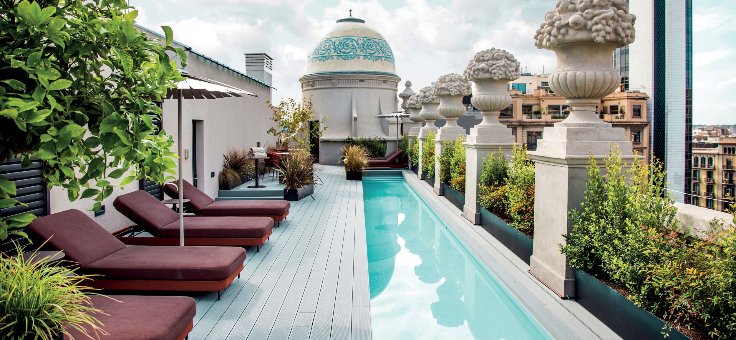 Chaises longues en toile tissée de la collection Kabu par Expormim à Toulouse