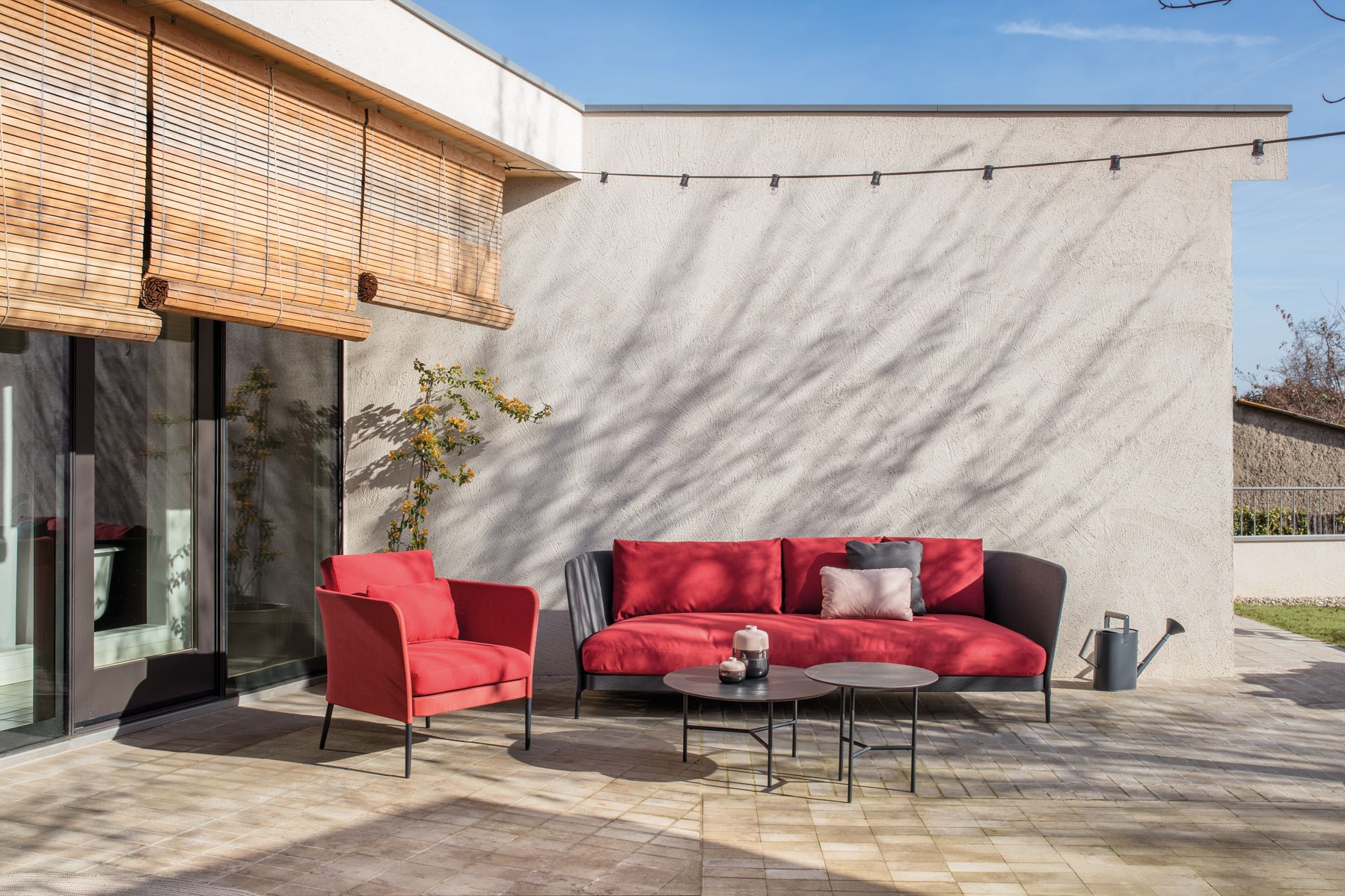 salon de jardin rouge et design de la collection Kabu par Expormim à Toulouse