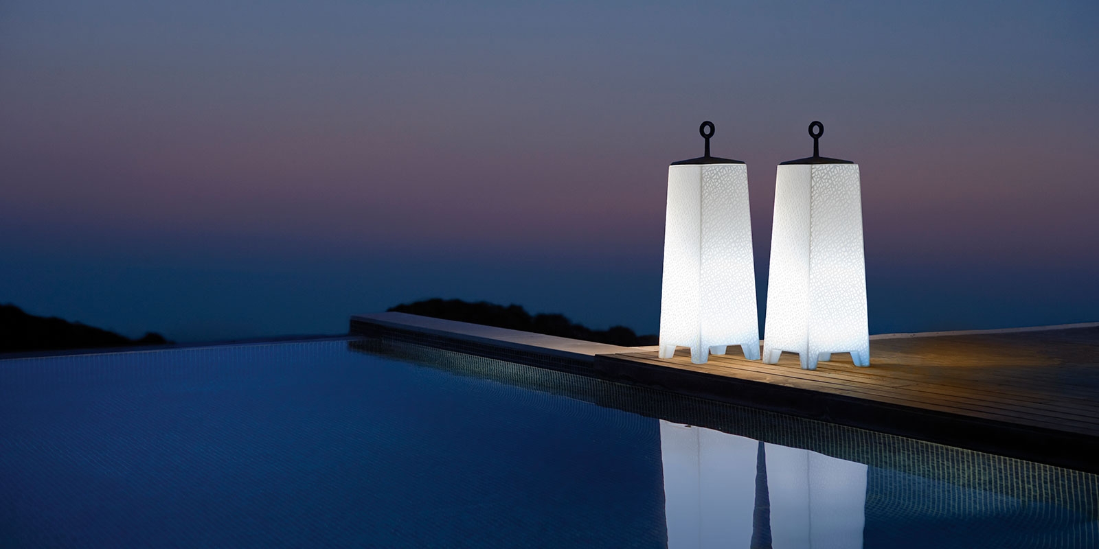 Lampes en polypropylène de la collection Mora par Vondom