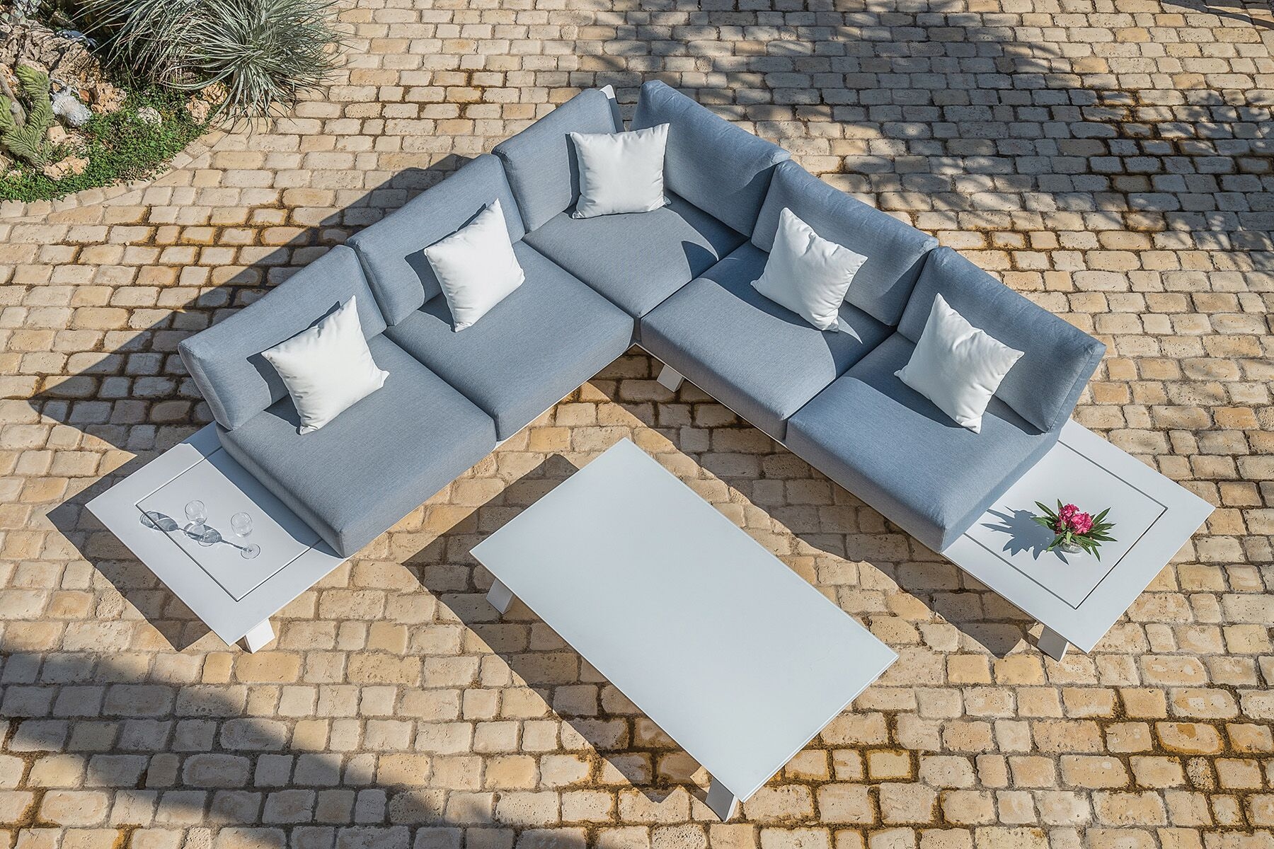 Salon de jardin modulable de la collection Neverland par Selection à Nice