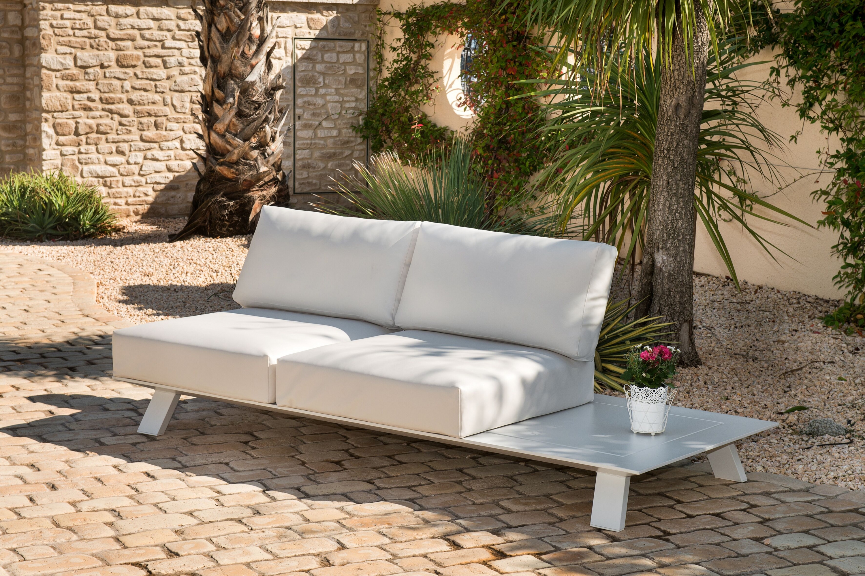 Salon de jardin modulable de la collection Neverland par Selection à Nice