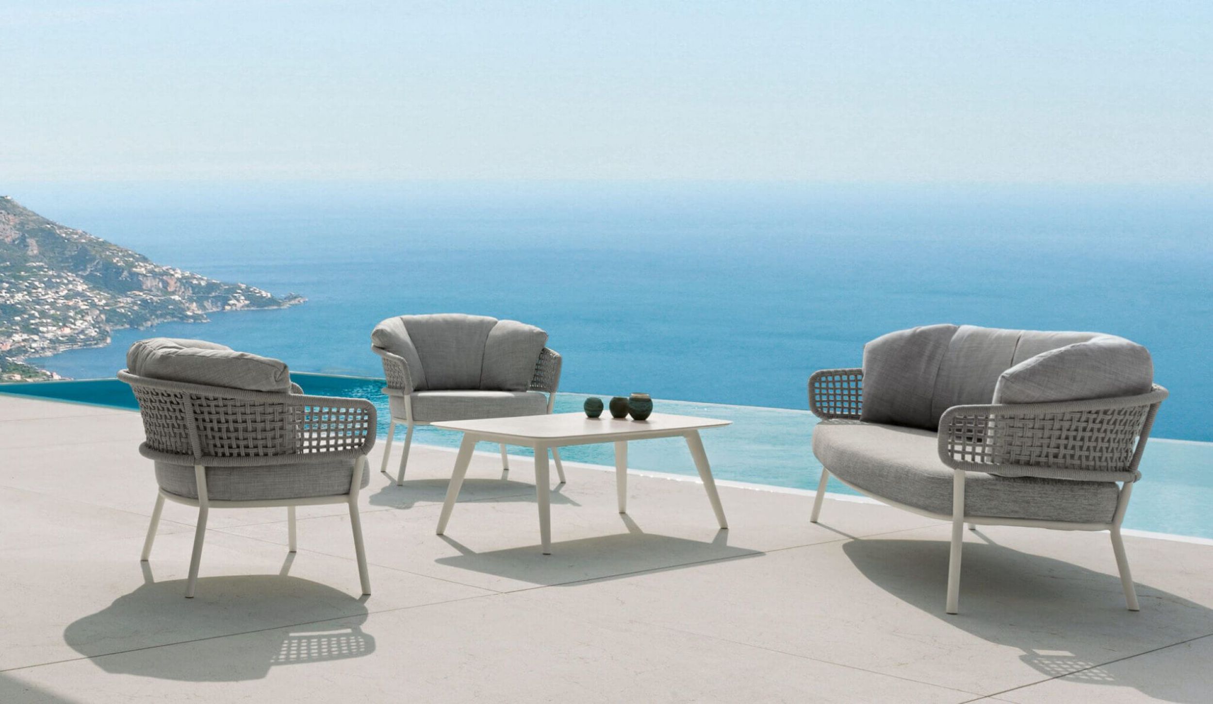 Salon de jardin en tissus haut de gamme gris par Talenti à Saint-Raphael à Bordeaux