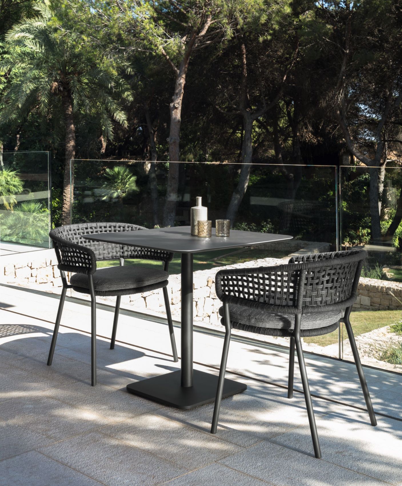 Chaise de repas en aluminium et cordes grise par Talenti à Nice