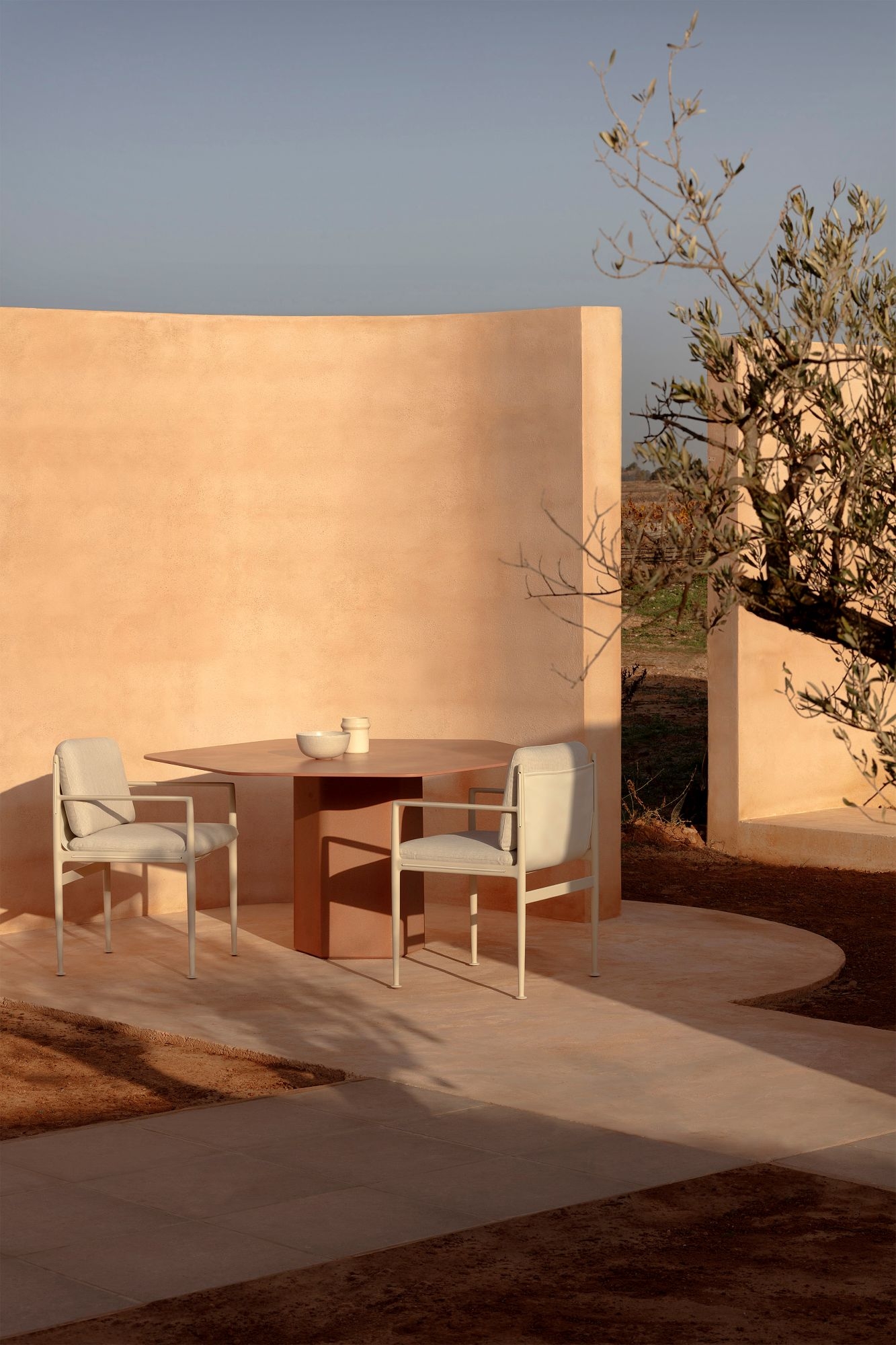 Fauteuil de repas confortable de la Collection OBI par Expormim à Cannes