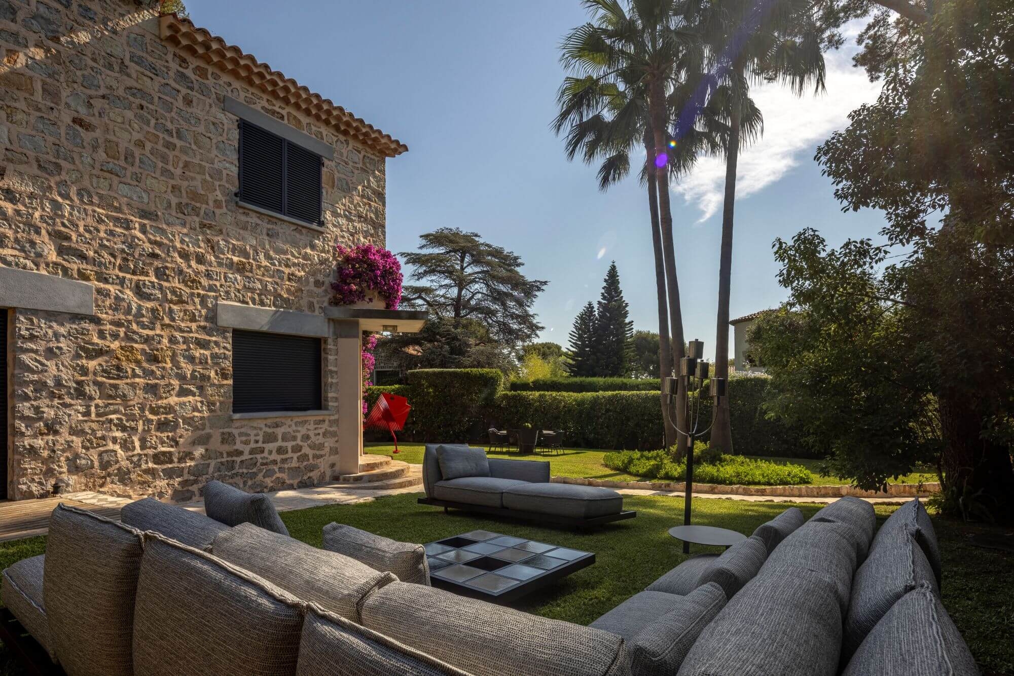 Canapé d'angle confortable et modules design par Royal Botania sur la côte d'Azur