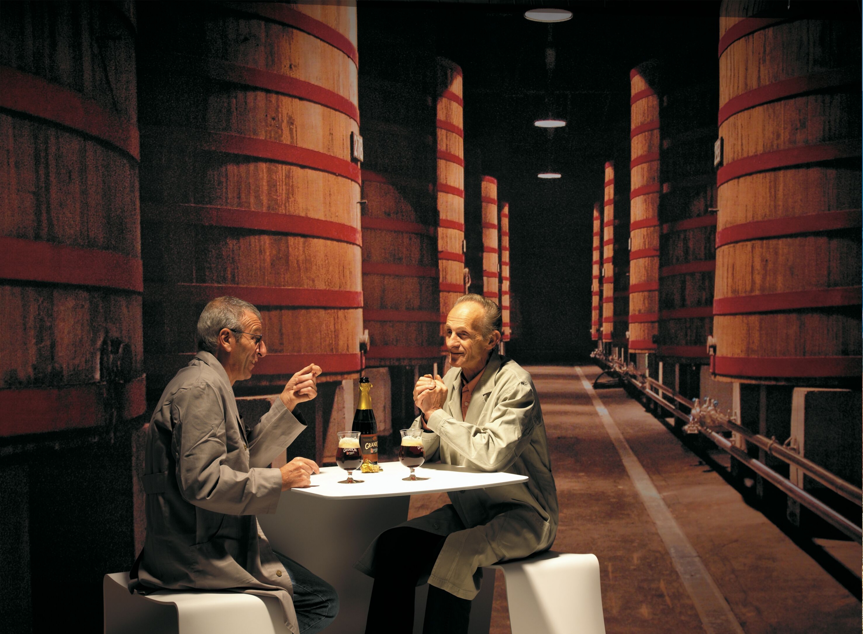 Ensemble de repas avec table et bancs Picnik blanc par Extremis à Bruxelles
