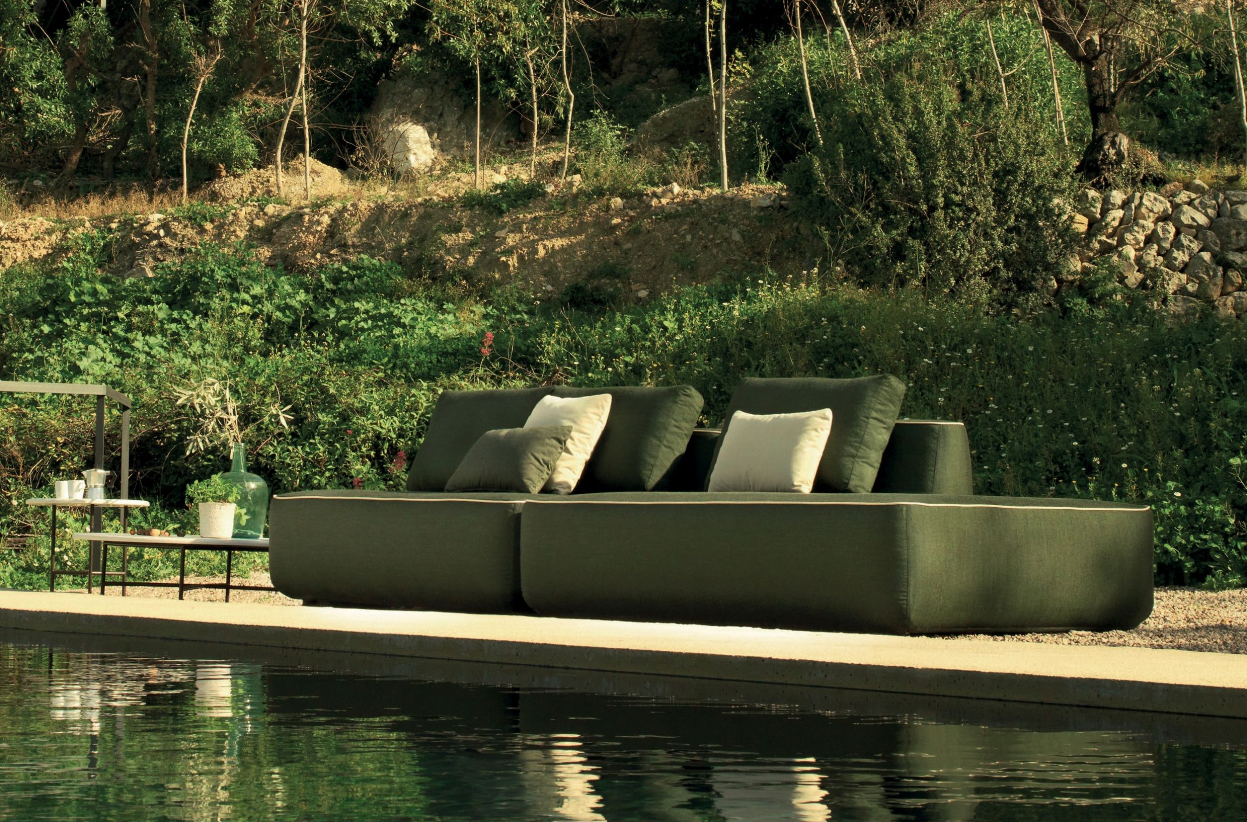 Canapé de jardin vert ultraconfortable collection Plump par Expormim à Strasbourg