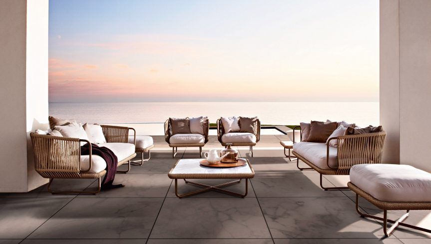 Canapé de jardin en structure aluminium verni et revêtement en cordes de fibres synthétiques collection Babylon par Varaschin à Saint-Raphaël