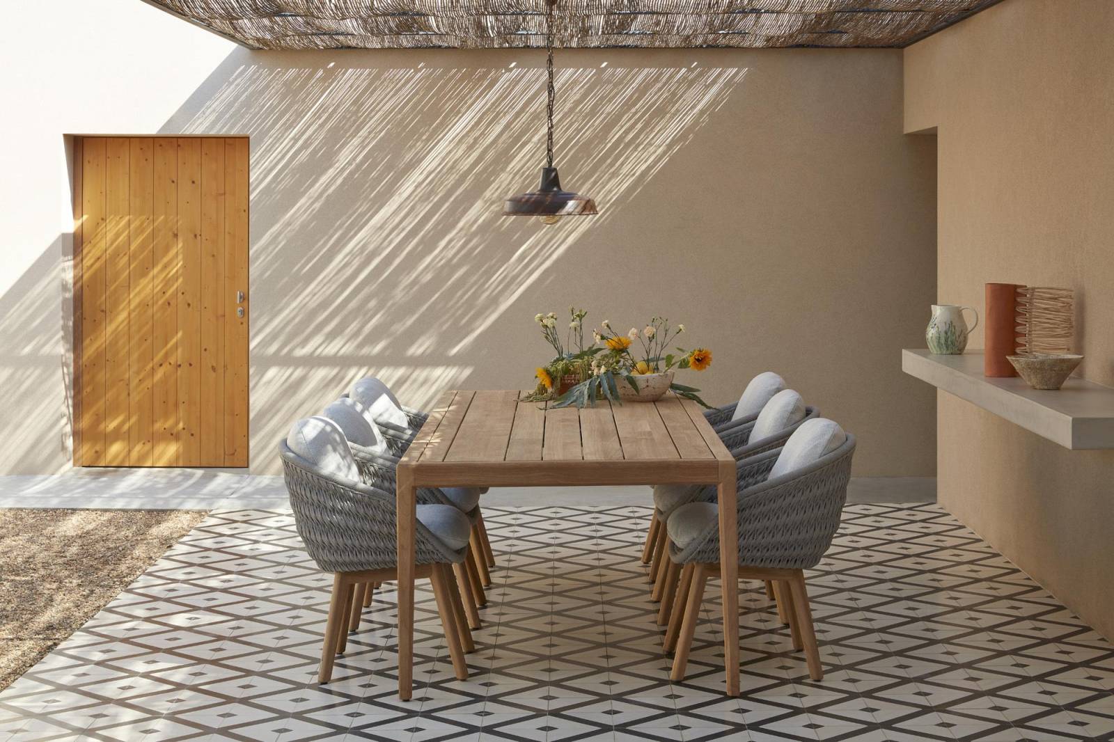 Fauteuil de repas rembourré et confortable, collection Sandua par MANUTTI à Saint-Tropez 