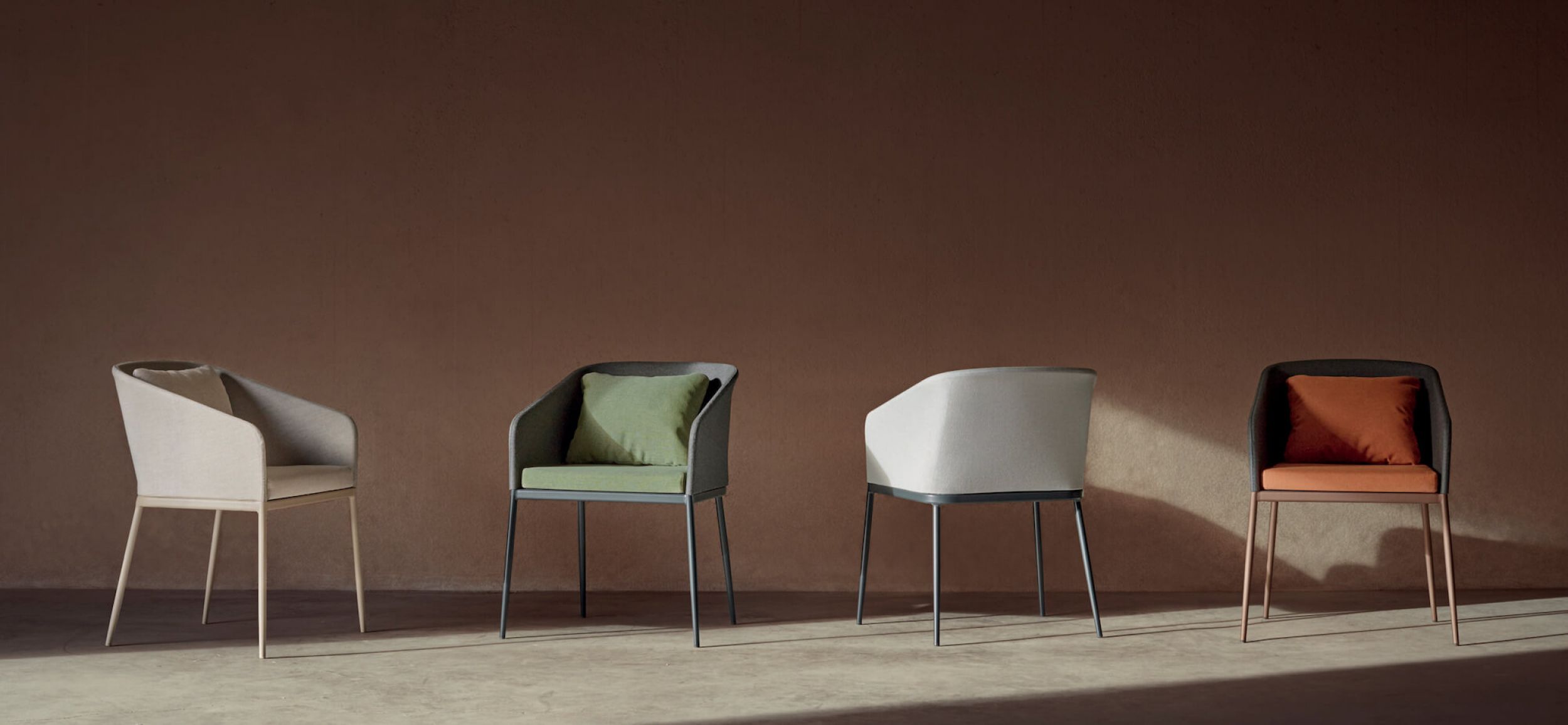 Fauteuil de repas design recouvert de toile collection Senso par Expormim à Cannes