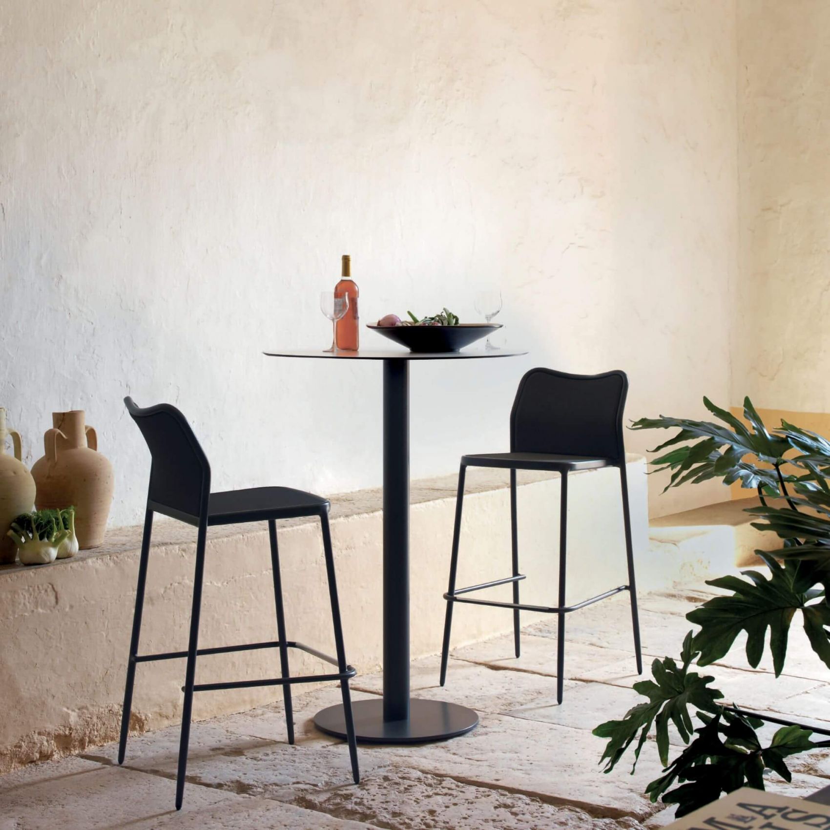 Tabouret avec dossier tissé de la collection Senso par Expormim à Cagnes-sur-mer