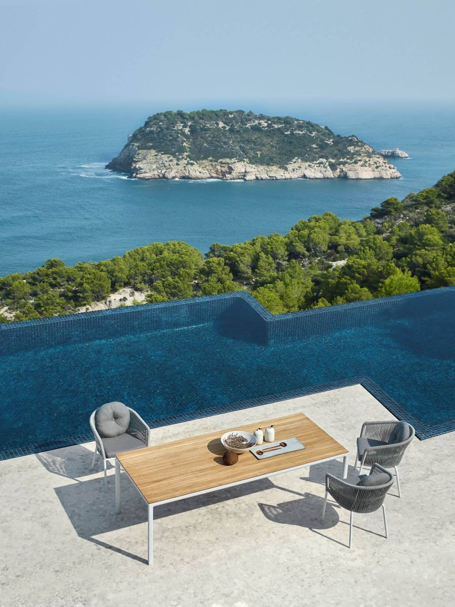 Table de repas en teck, collection SOFT par Solpuri