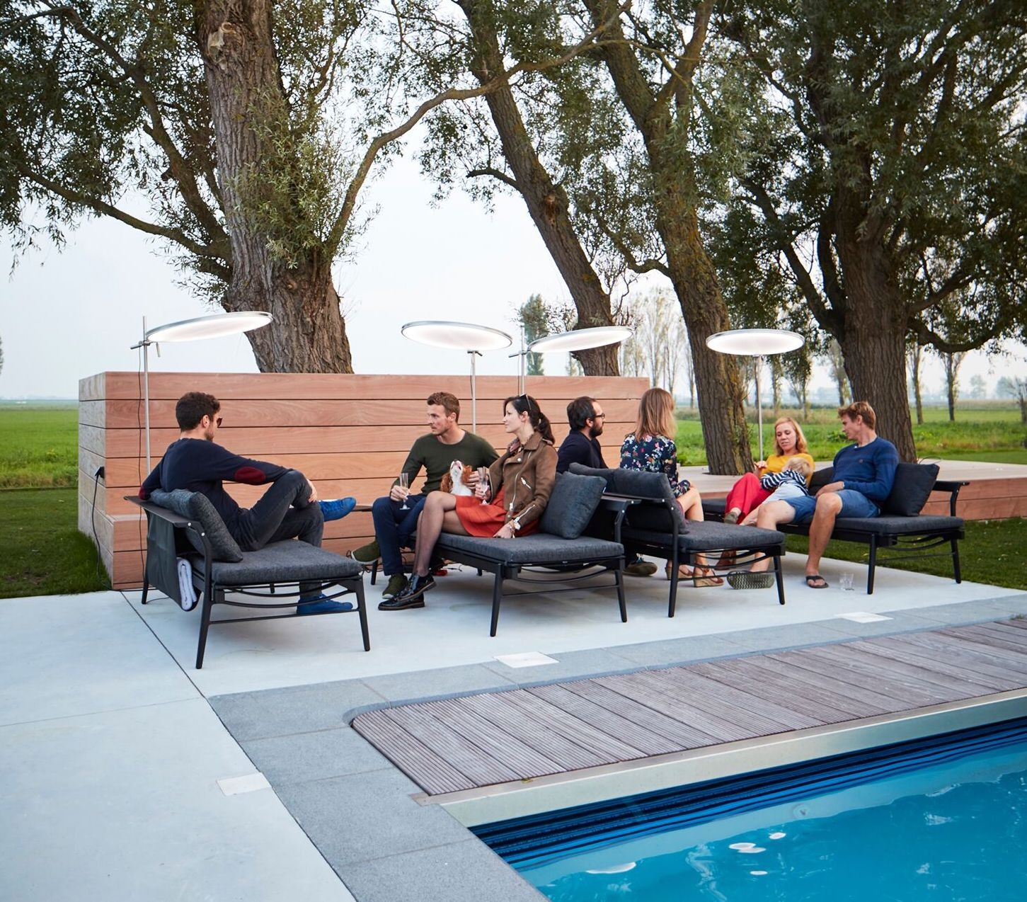 Canapé Luna transformable en transat Sol de la collection Sol + Luna par Extremis à Juan-les-pins