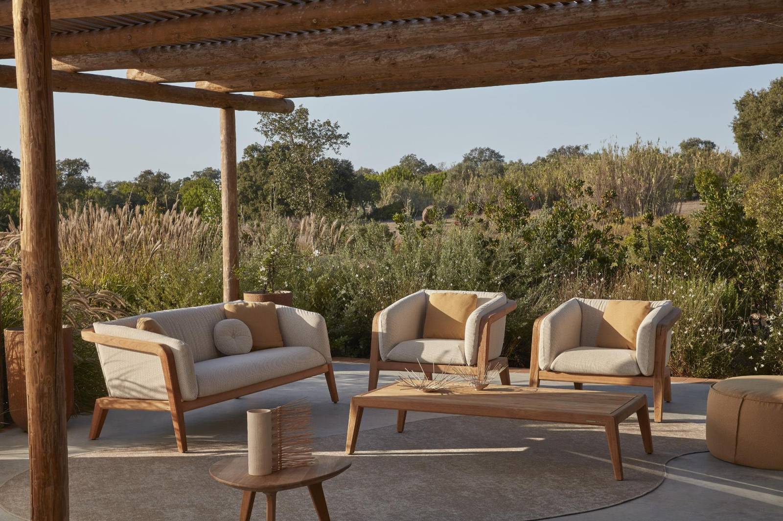 Salon de jardin design et élégant, collection Sunrise par MANUTTI à Saint-Tropez