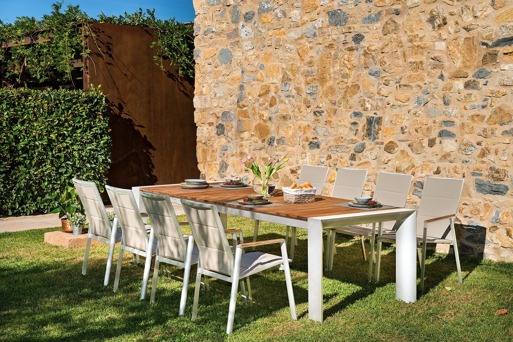 Ensemble de repas blanc TER par Selection à Cannes