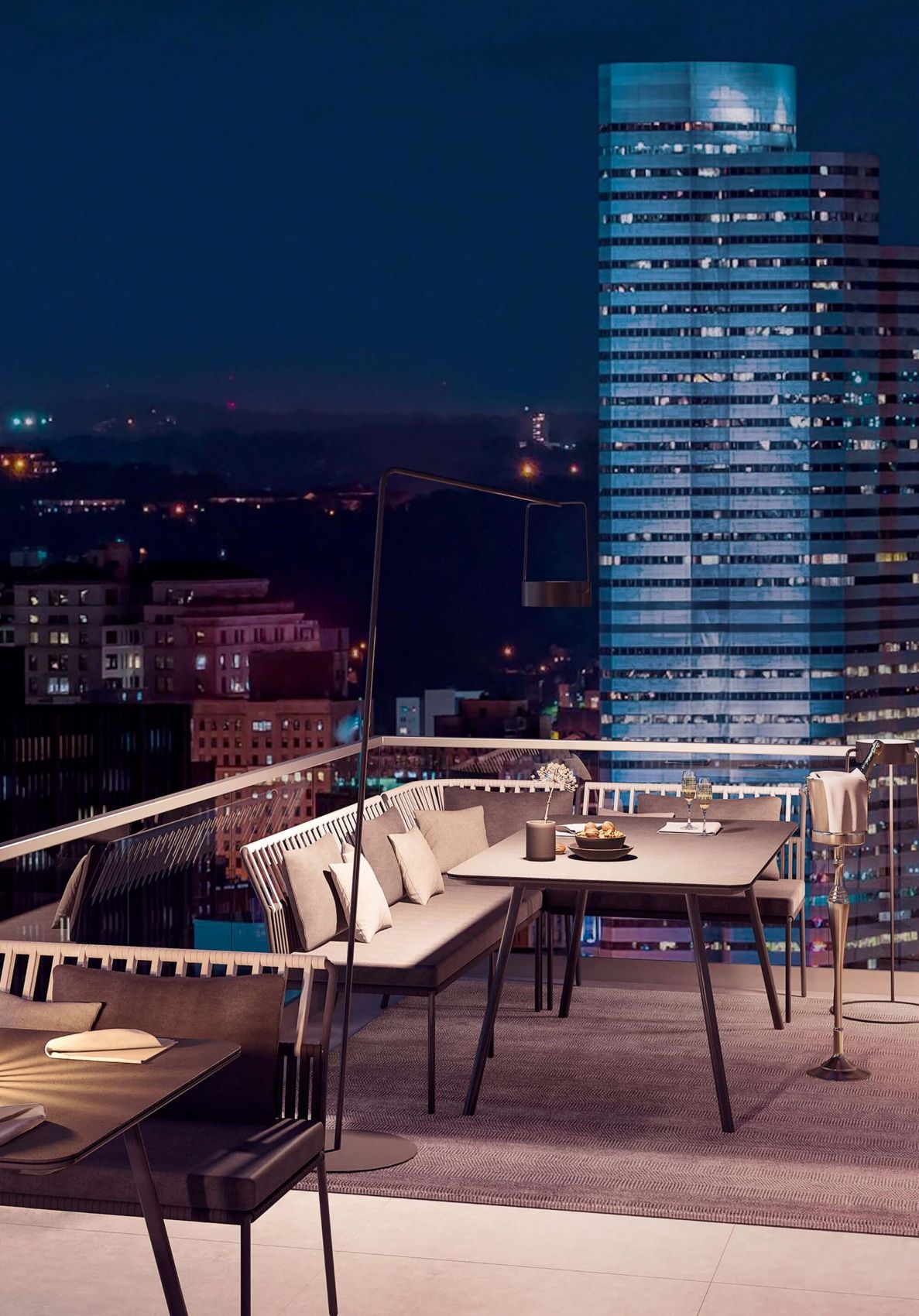 Vue d'ensemble du coin repas avec table de la même collection, Urban par Solpuri à Paris