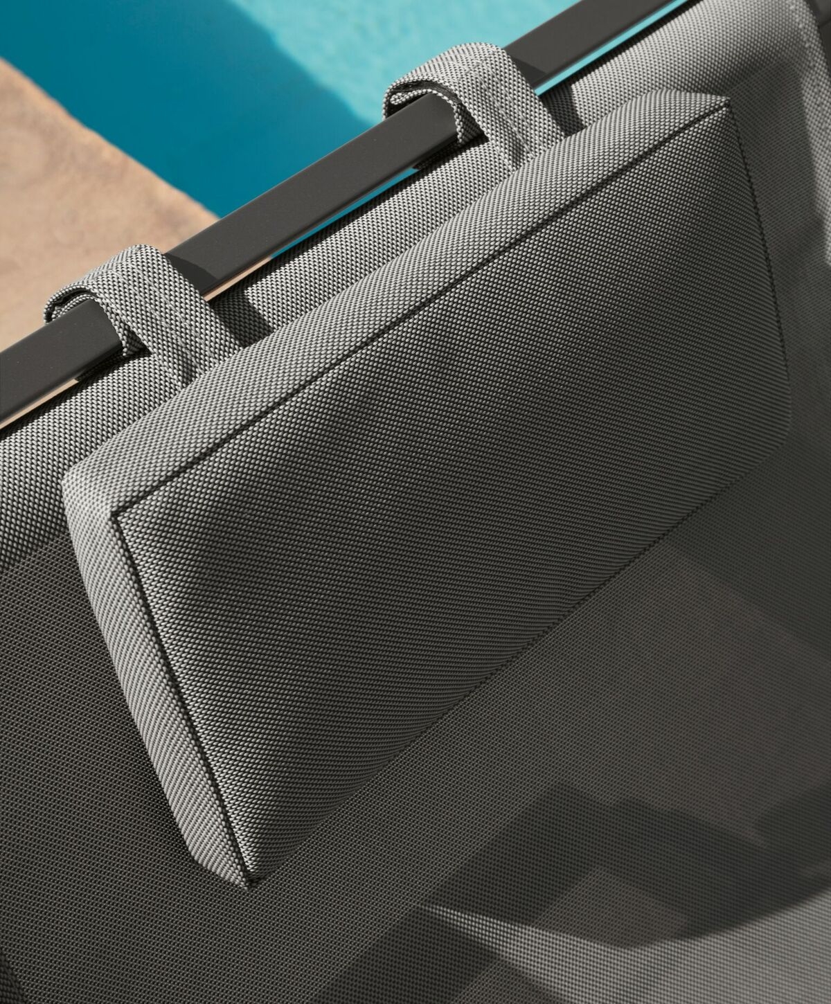 Zoom coussin de cou gris anthracite à Cannes