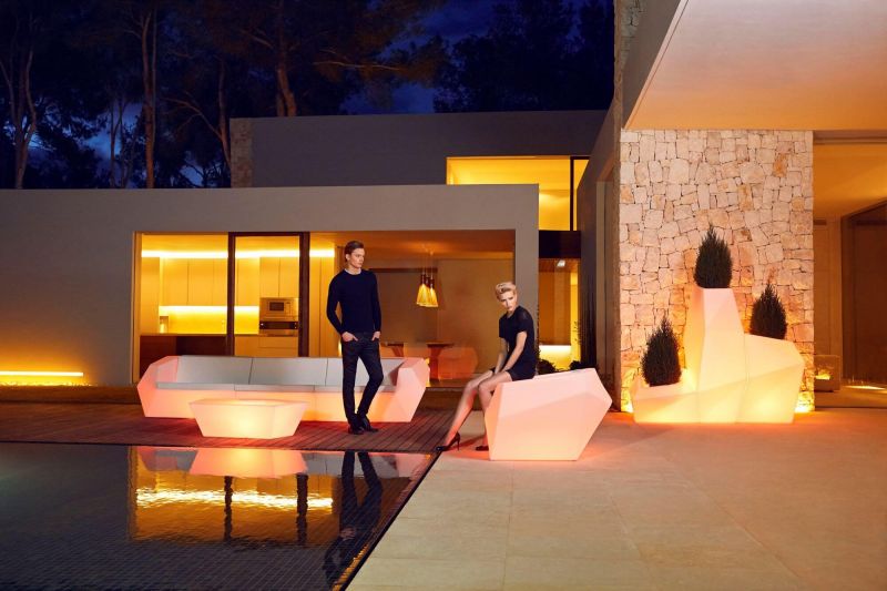 Pots et salon de jardin collection Faz par Vondom à Nantes