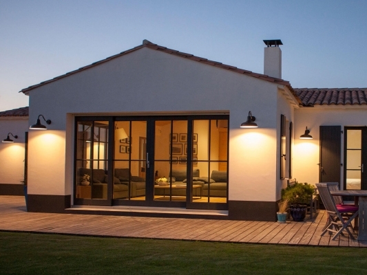 Applique murale de jardin résistante aux intempéries par Eleanor home à Cagnes sur mer