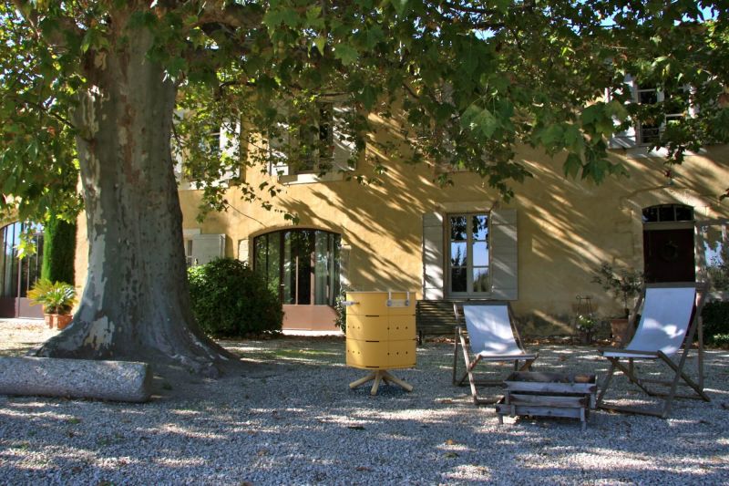 Barbecue à gaz design et coloré de la collection Lulu à Marseille